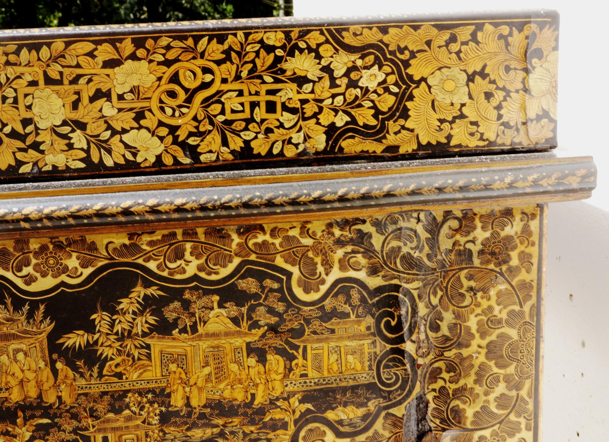 Chinese Export Black Lacquered Writing Table or Desk with Gilt Landscapes For Sale 13