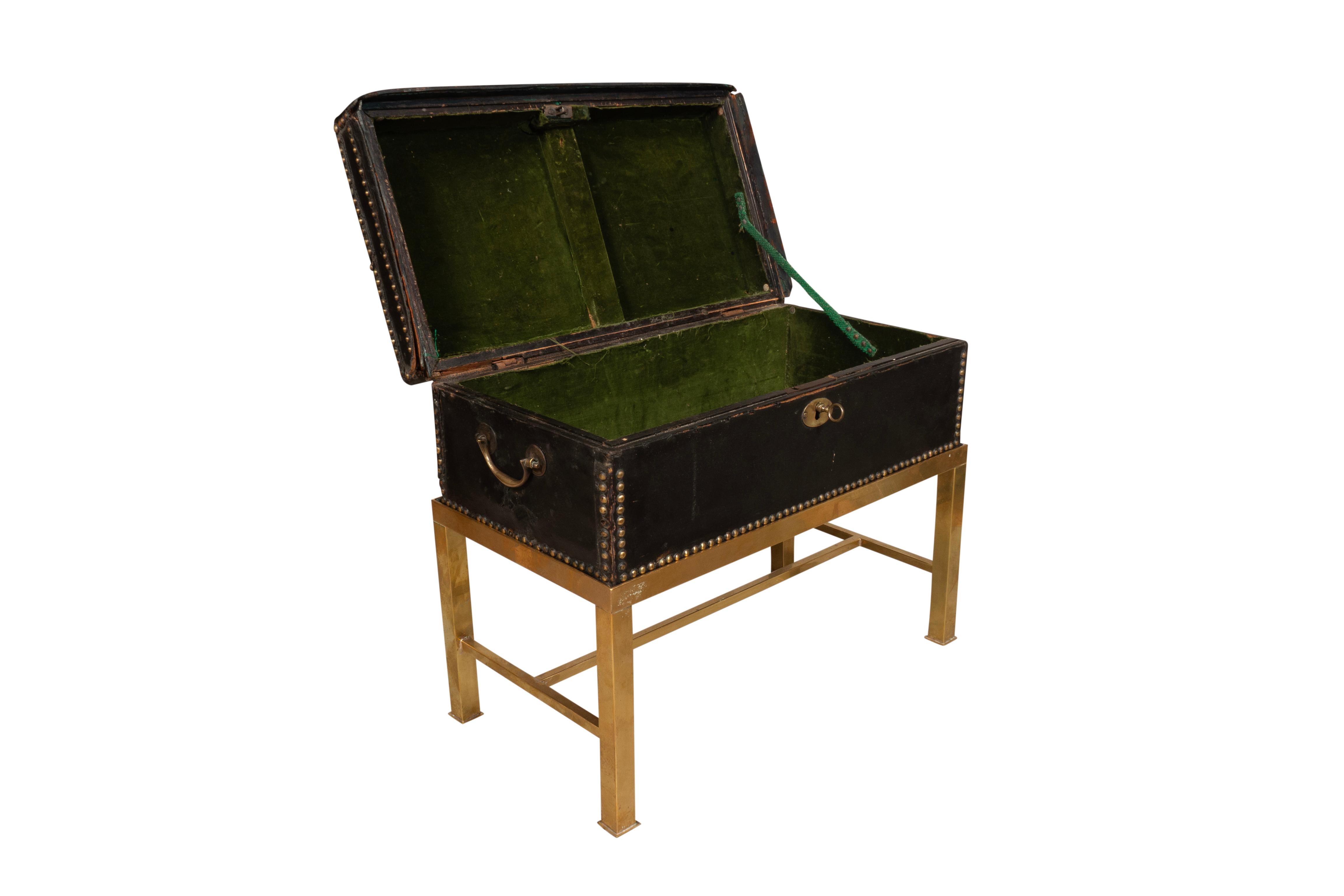 Caja de cuero negro de exportación china con soporte en venta 6