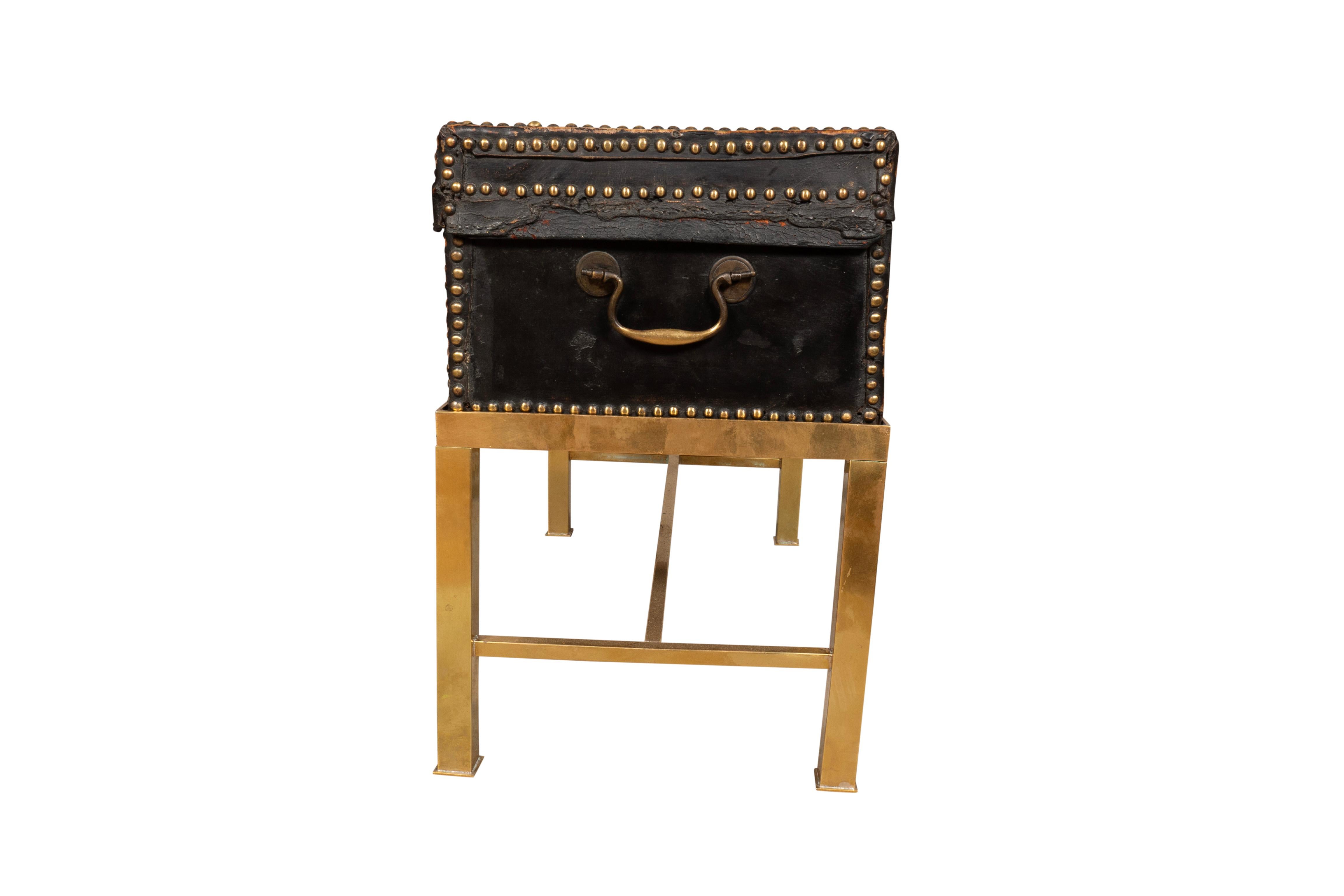 Caja de cuero negro de exportación china con soporte Latón en venta
