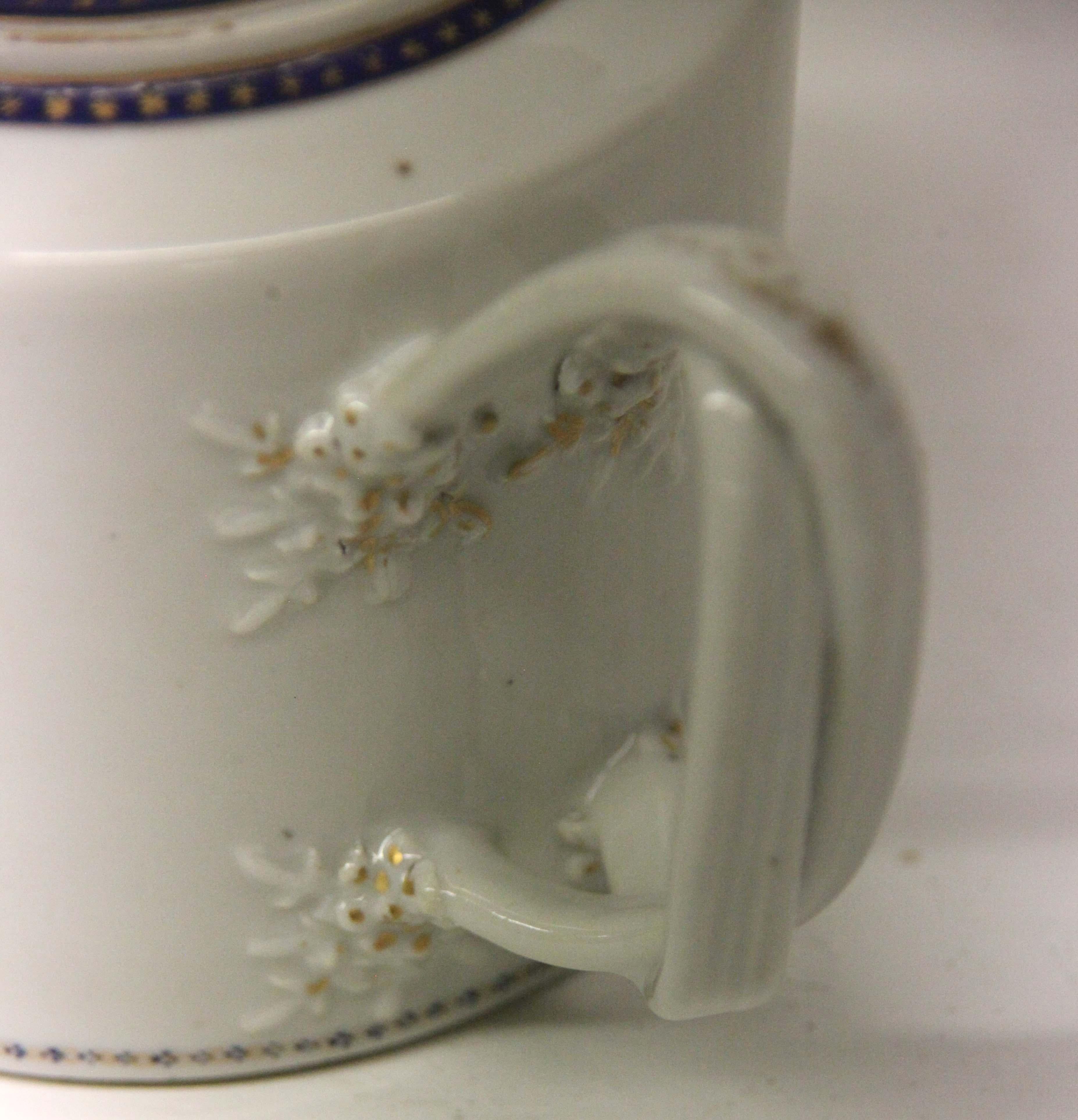 Chinesische Export-Teekanne aus Blanc-Porzellan im Angebot 4