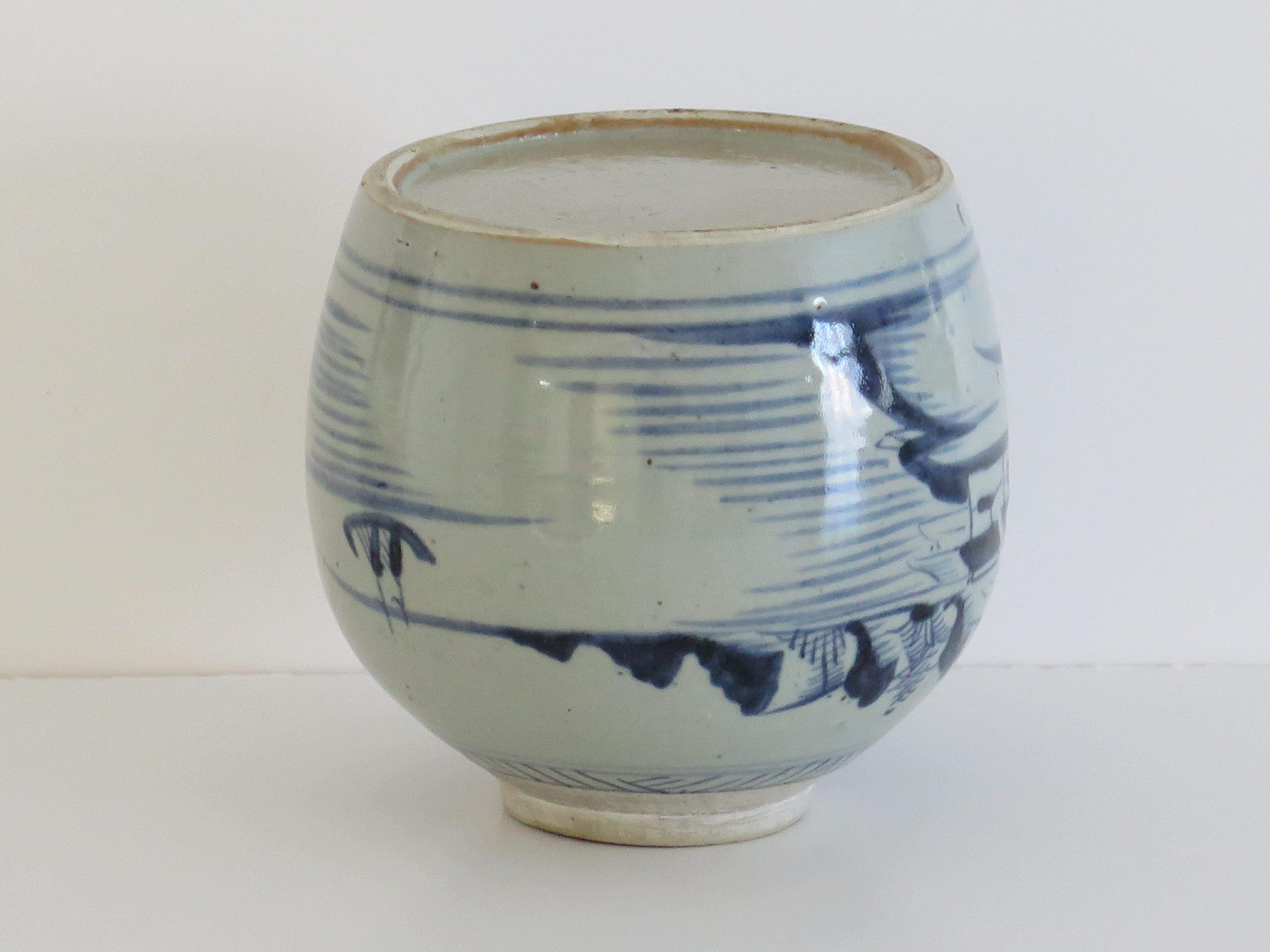 Chinese Export Blue and White Jar Porcelain Hand Painted, Qing 18th Century For Sale 6