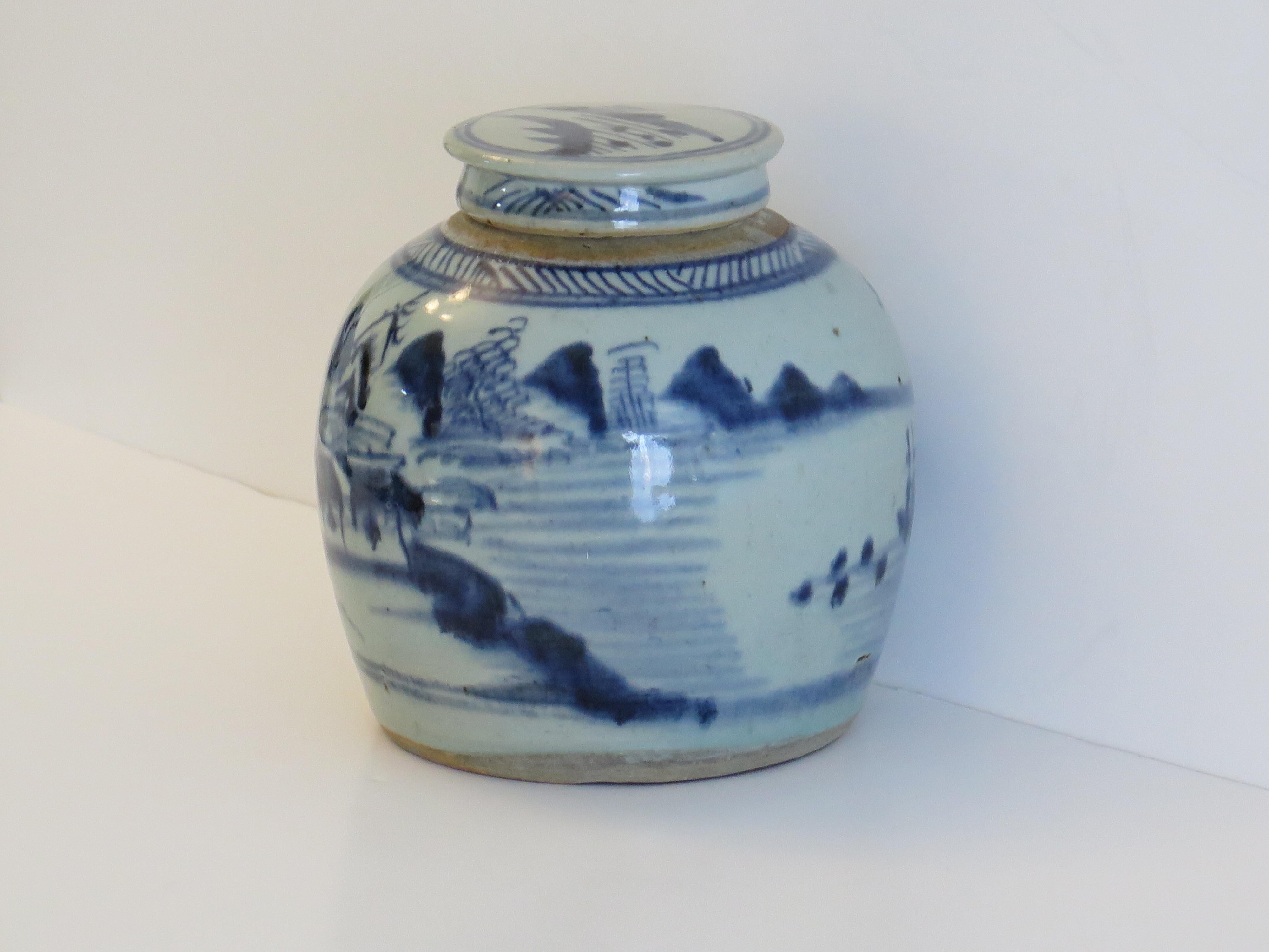 Chinese Export Blue and White Lidded Jar  Porcelain Hand Painted, Qing 18th C In Good Condition For Sale In Lincoln, Lincolnshire