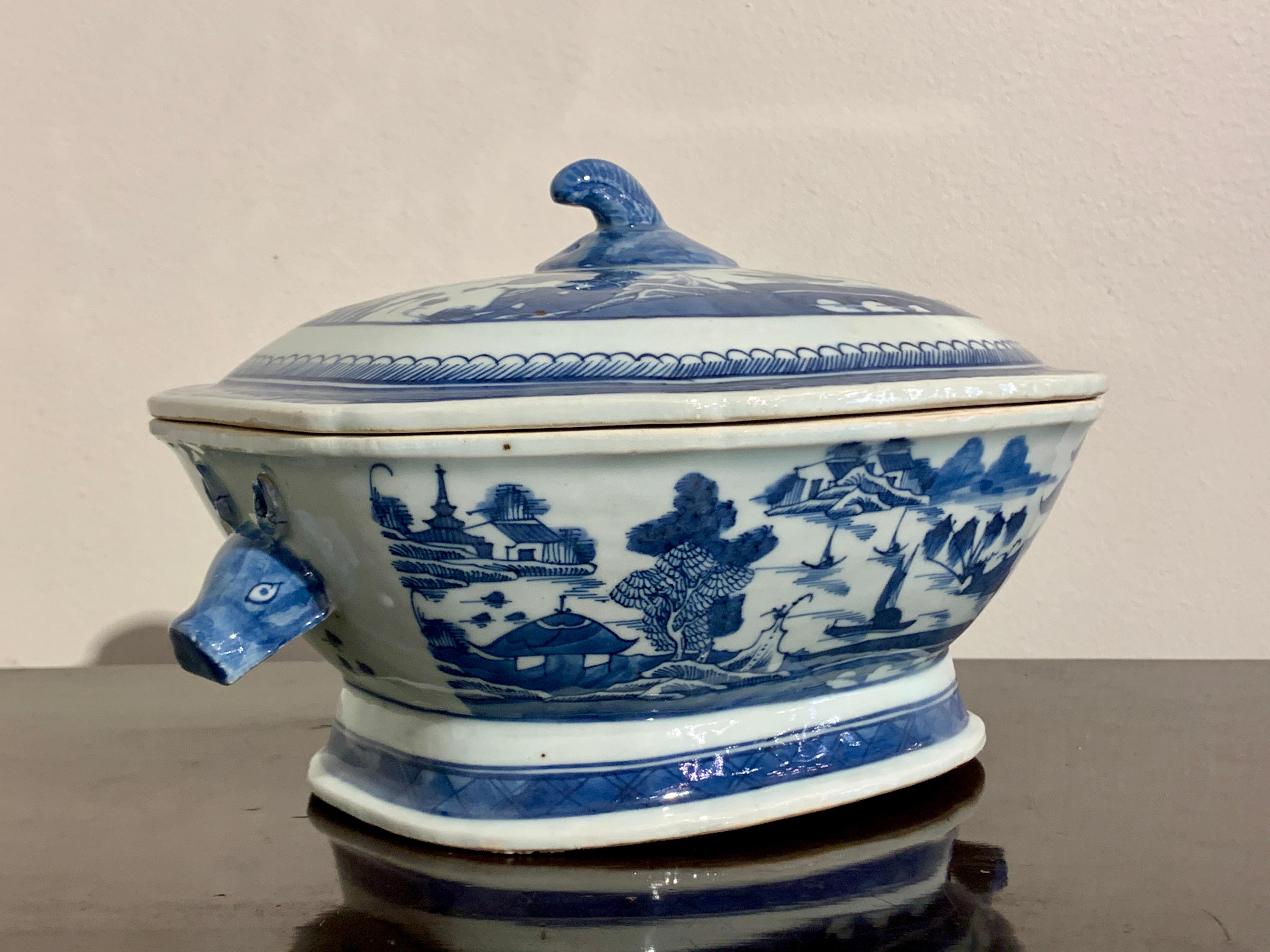 Hand-Painted Chinese Export Blue and White Porcelain Covered Tureen and Platter, 19th Cenutry For Sale