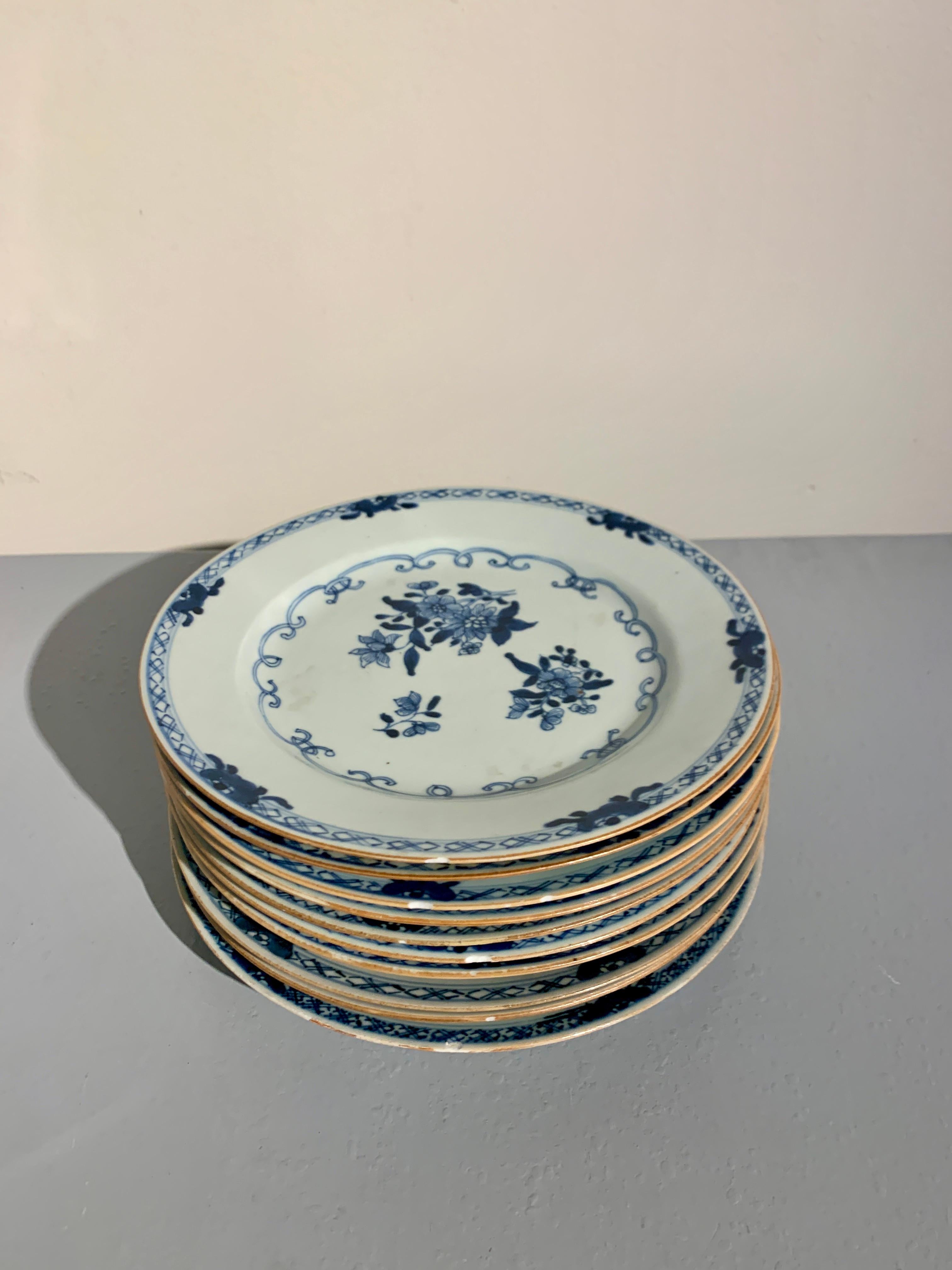 Chinese Export Blue and White Porcelain Plates, Set of 10, 18th Century, China For Sale 4