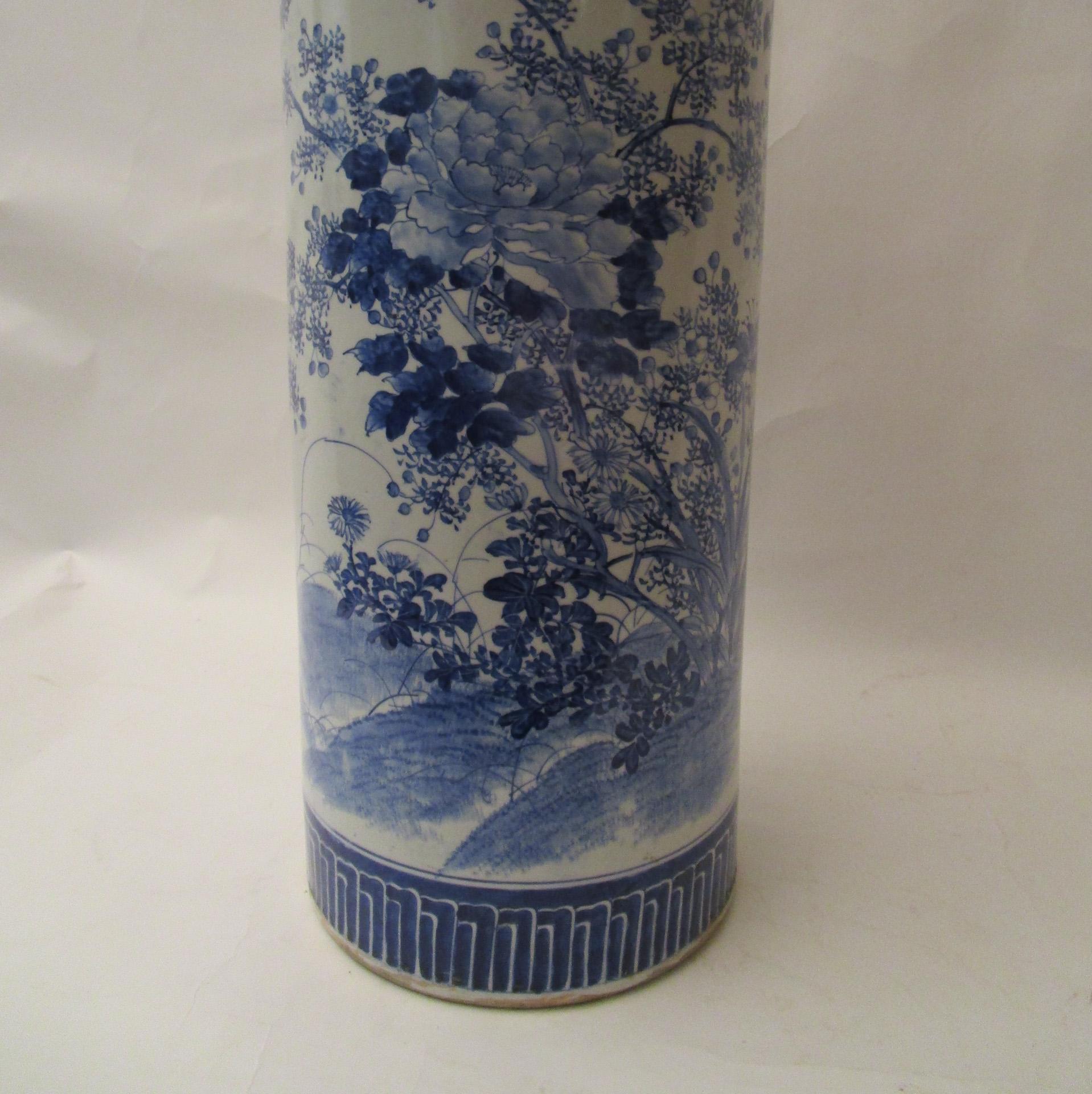 Chinese Export Blue and White Porcelain Umbrella Stand Vase 1