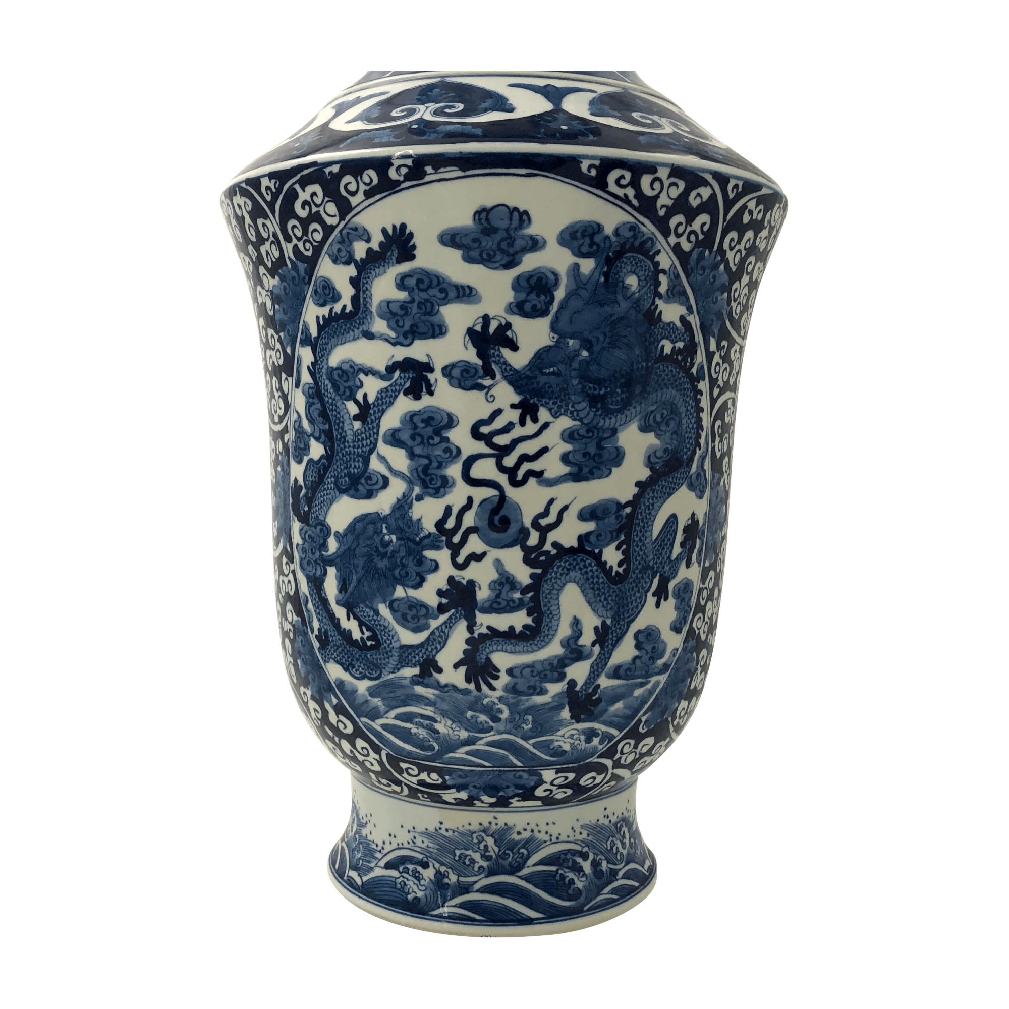 Chinese Export Blue and White Tall Vase In Excellent Condition In Westwood, NJ