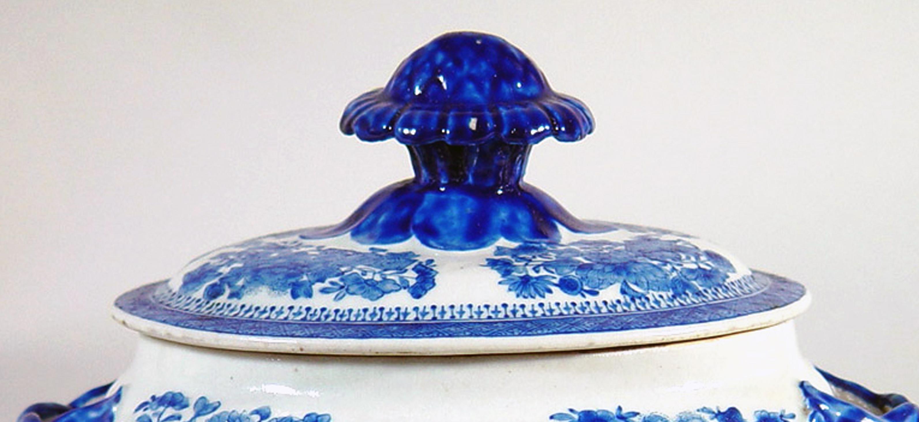 Chinese Export Rare Blue Enamel Fitzhugh Porcelain Sauce Tureen, Cover and Stand 1