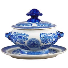 Chinese Export Blue Enamel Fitzhugh Porcelain Sauce Tureen, Cover and Stand
