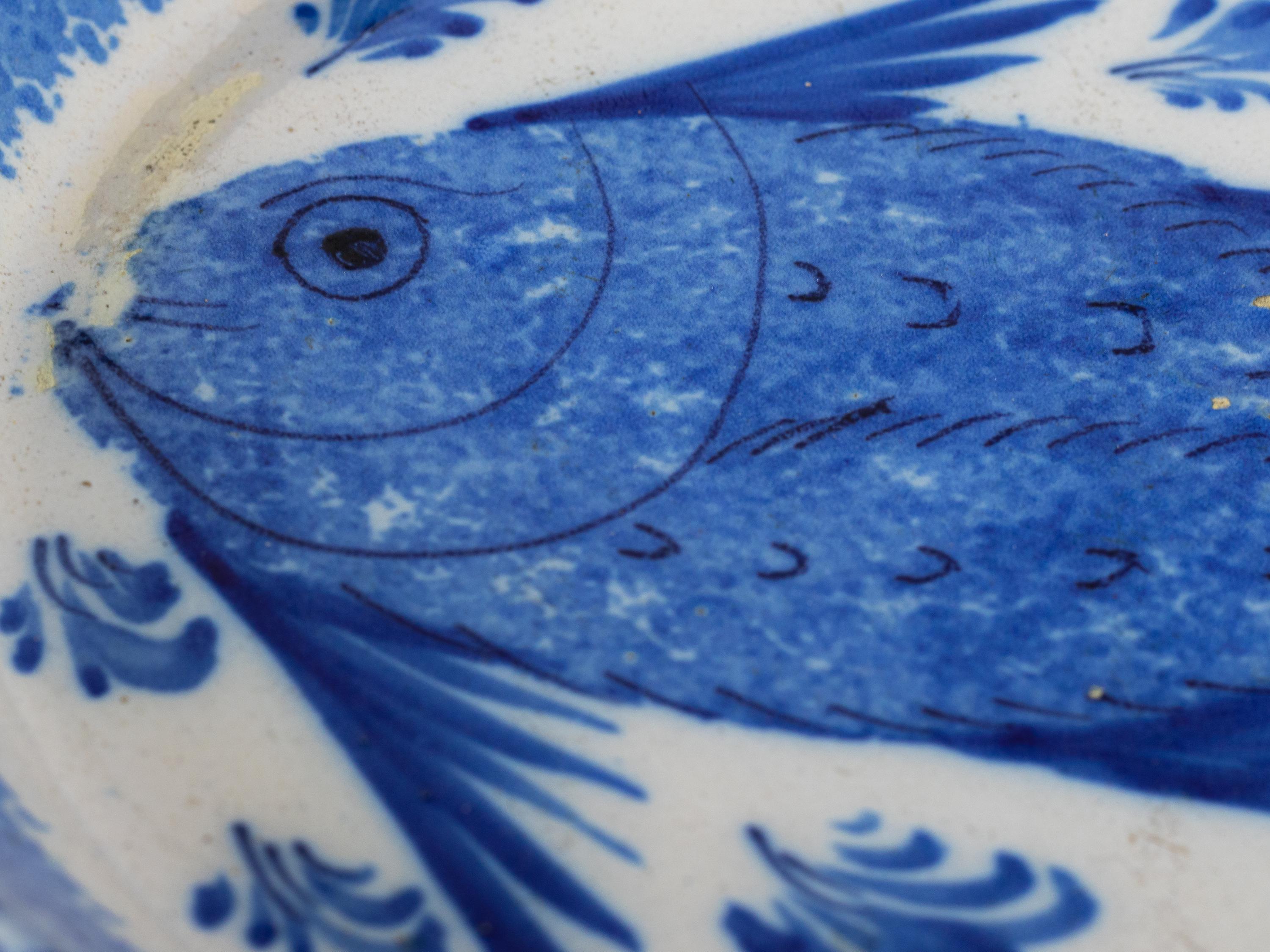 Plat à poisson en porcelaine bleue d'exportation chinoise, 19e siècle Bon état - En vente à Lisbon, PT