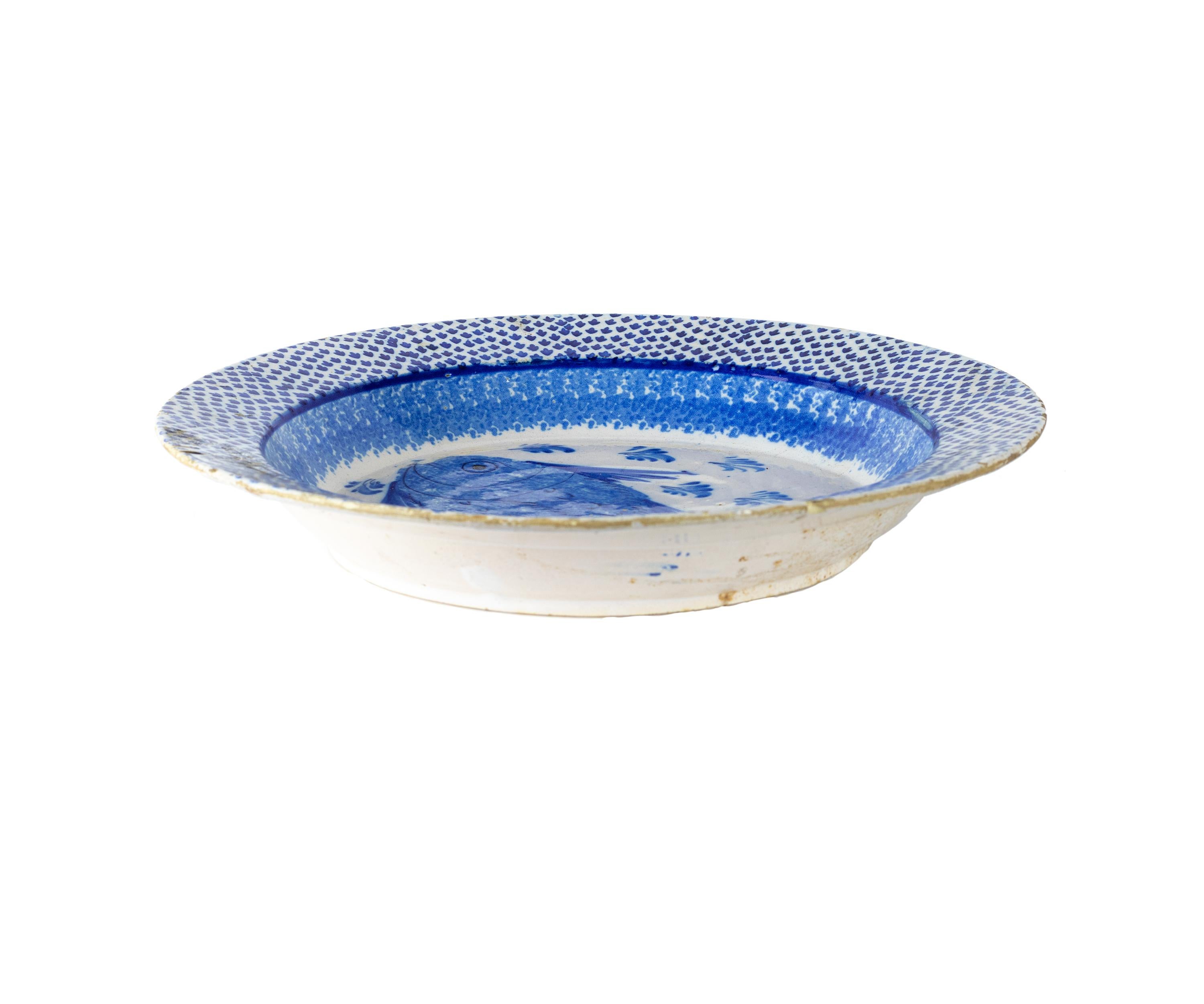 XIXe siècle Plat à poisson en porcelaine bleue d'exportation chinoise, 19e siècle en vente