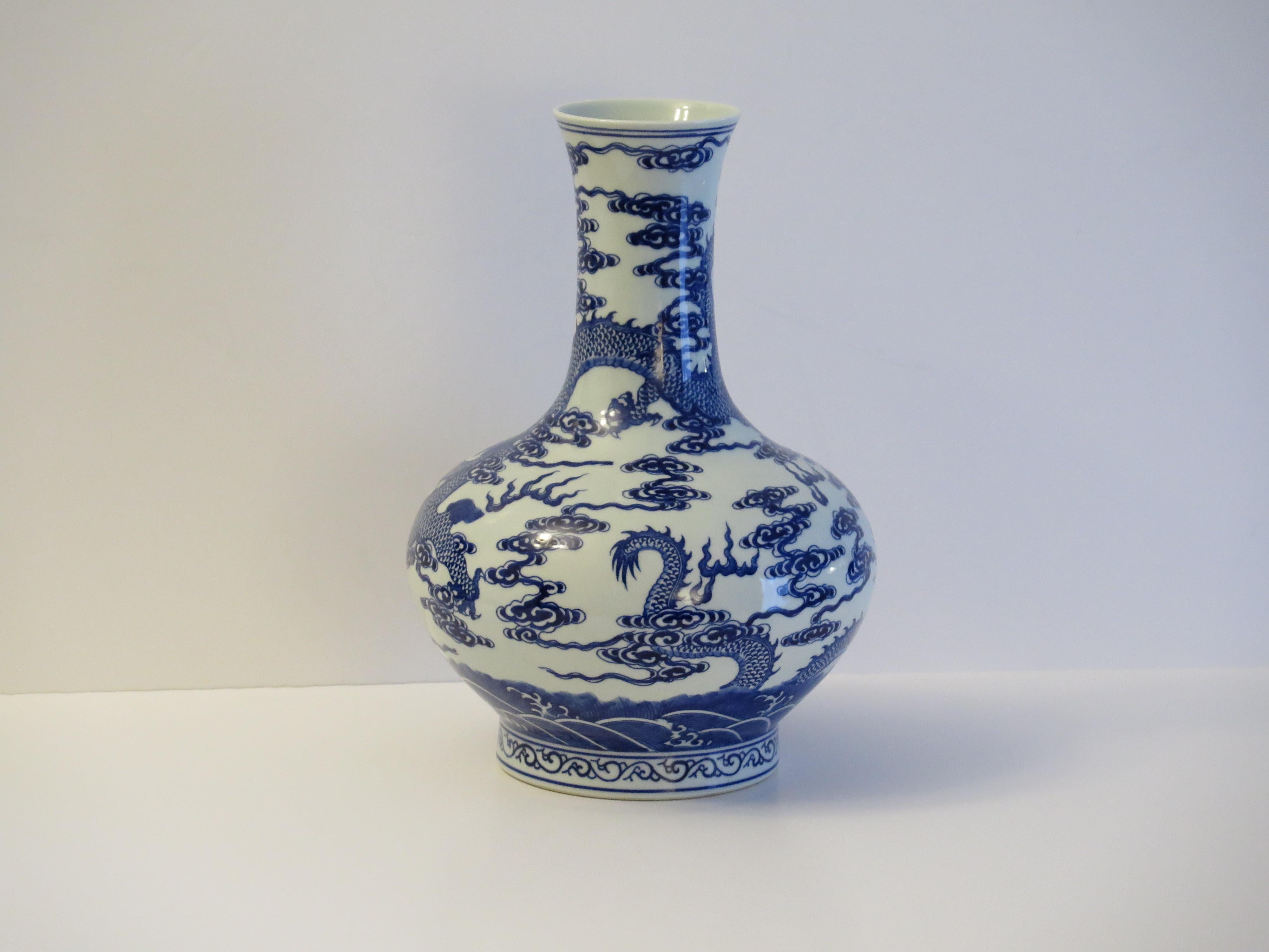 Chinese Export Blue & White Bottle Vase Porcelain hand painted, Circa 1950s For Sale 5