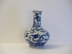 Chinese Export Vase porcelain Blue & White hand painted dragons, Circa 1950