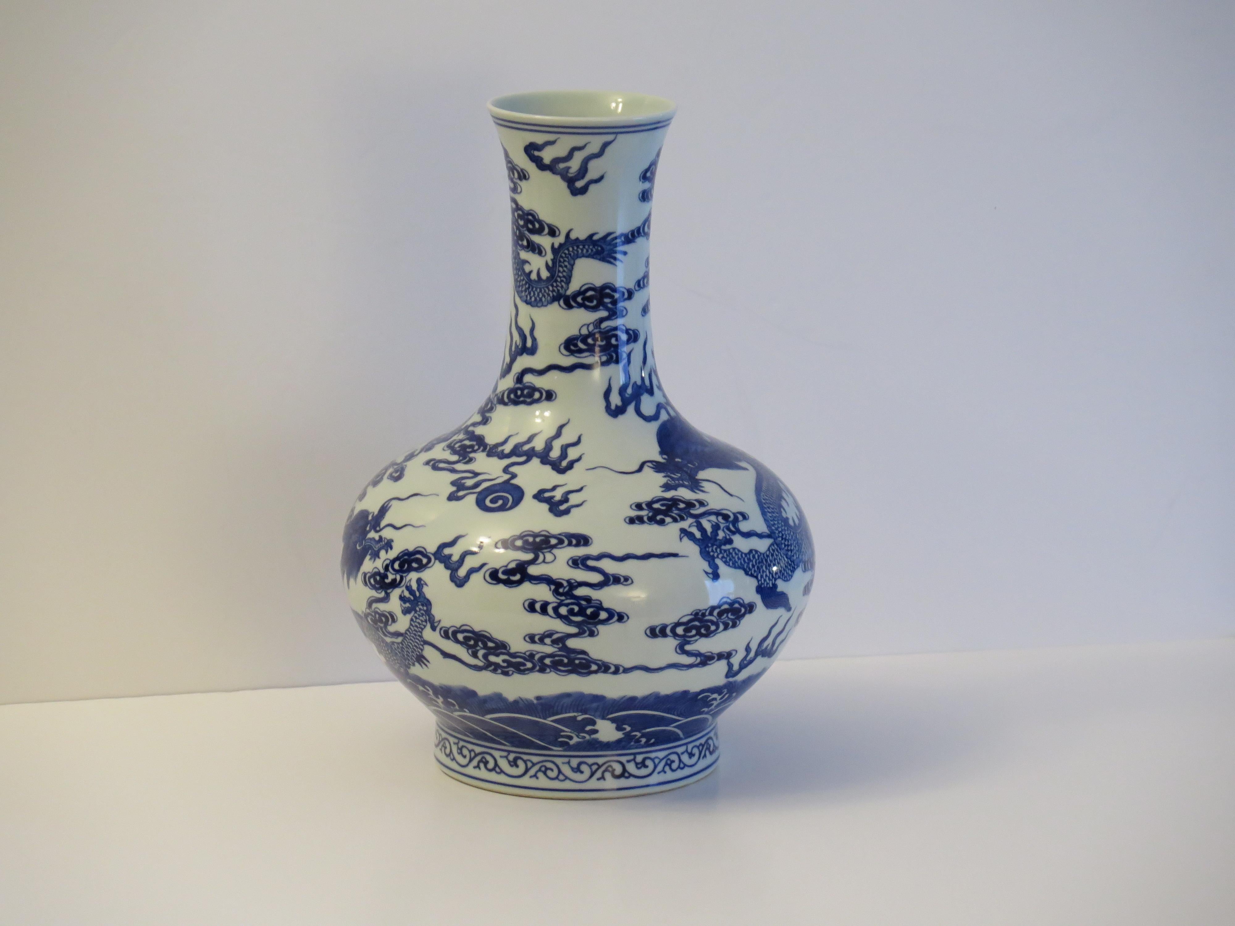 Chinese Export Blue & White Bottle Vase Porcelain hand painted, Circa 1950s For Sale 2