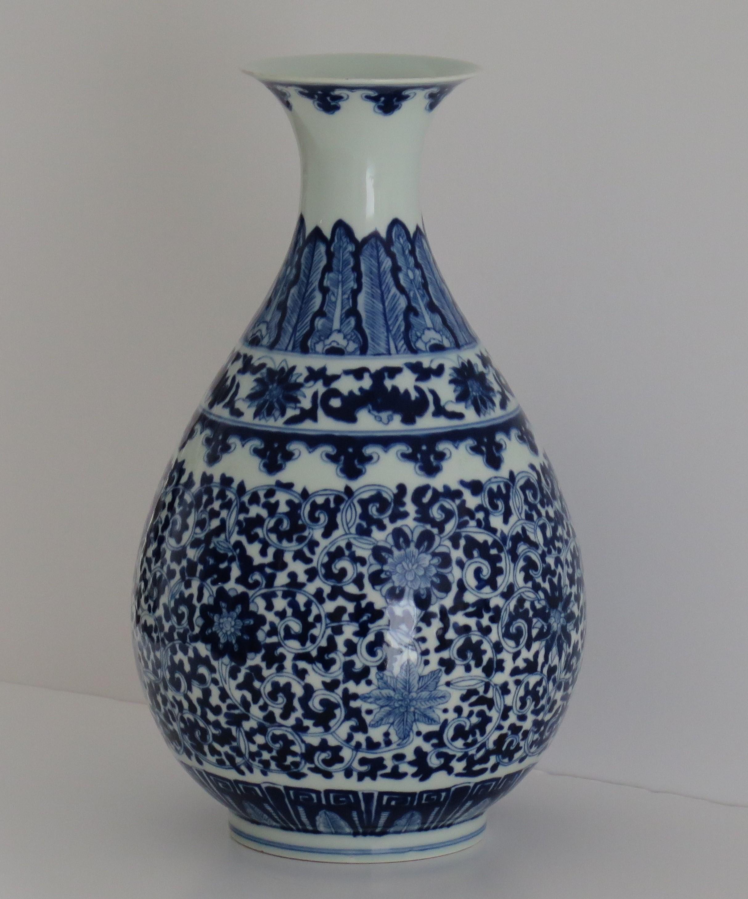 Hand-Painted Chinese Export Blue & White Bottle Vase Porcelain hand painted, Circa 1920