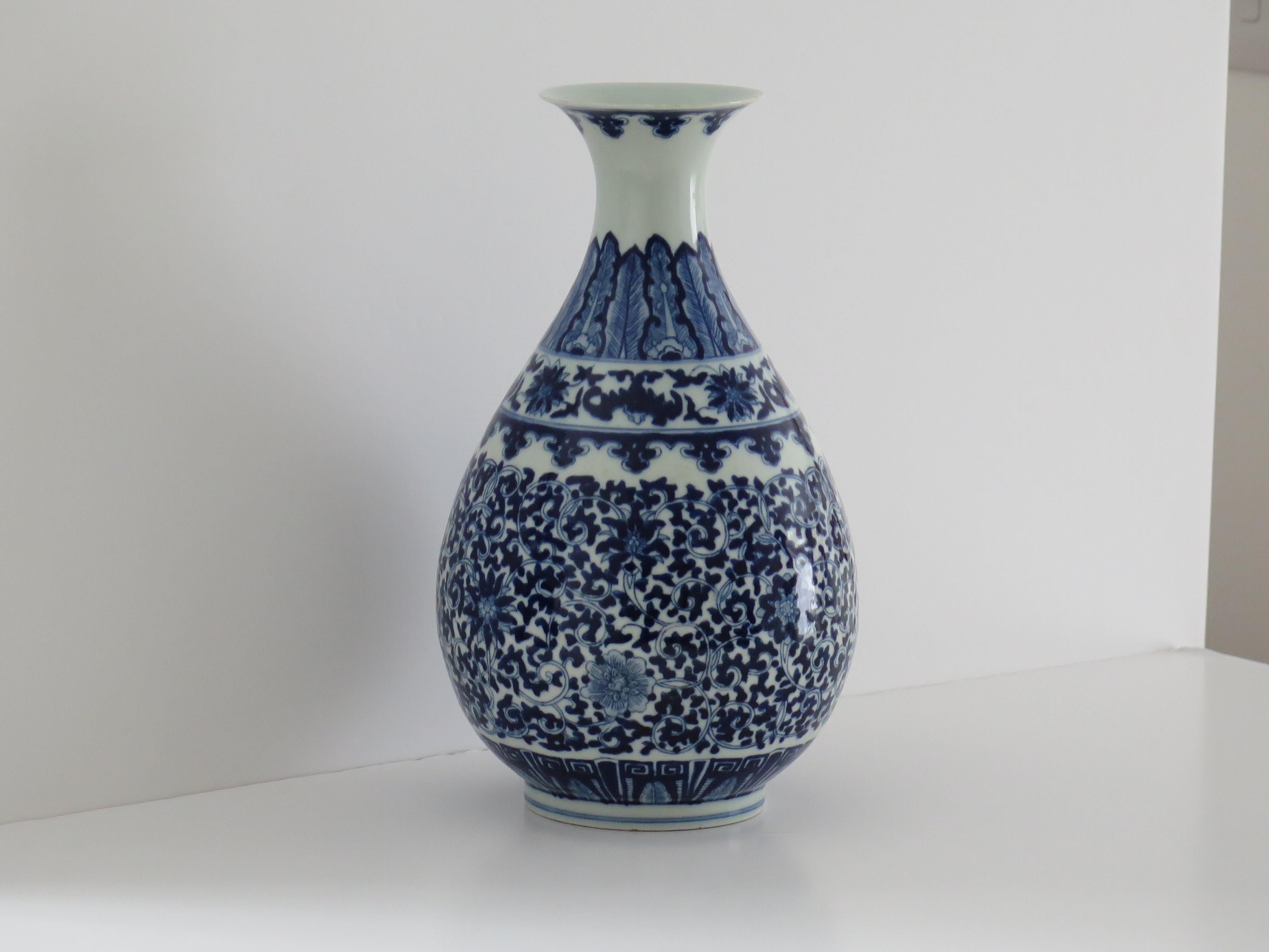 20th Century Chinese Export Blue & White Bottle Vase Porcelain hand painted, Circa 1920