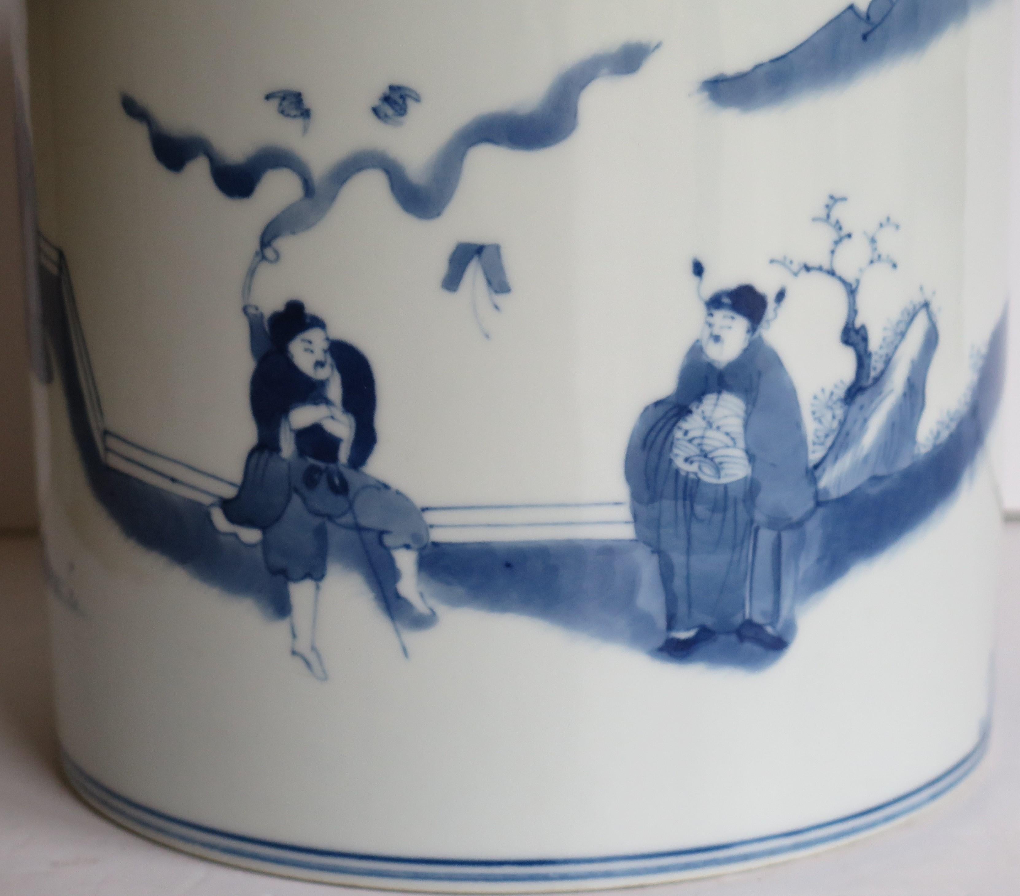 Chinese Export Brush Pot or Bitong Porcelain hand painted,  Qing Circa 1900 For Sale 8