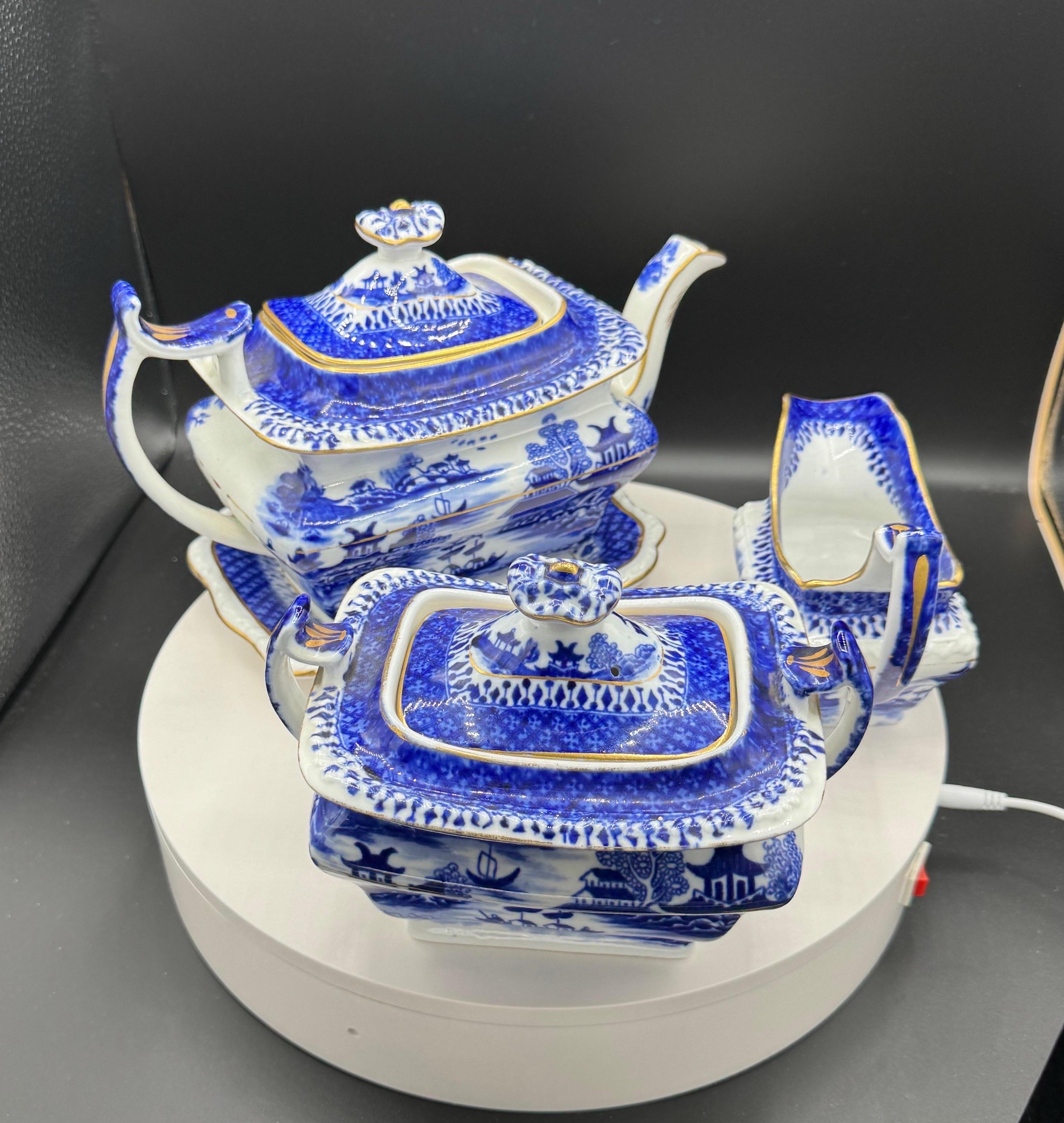Chinese Export Blue & White Ceramic Coffee / Tea service For Sale 7