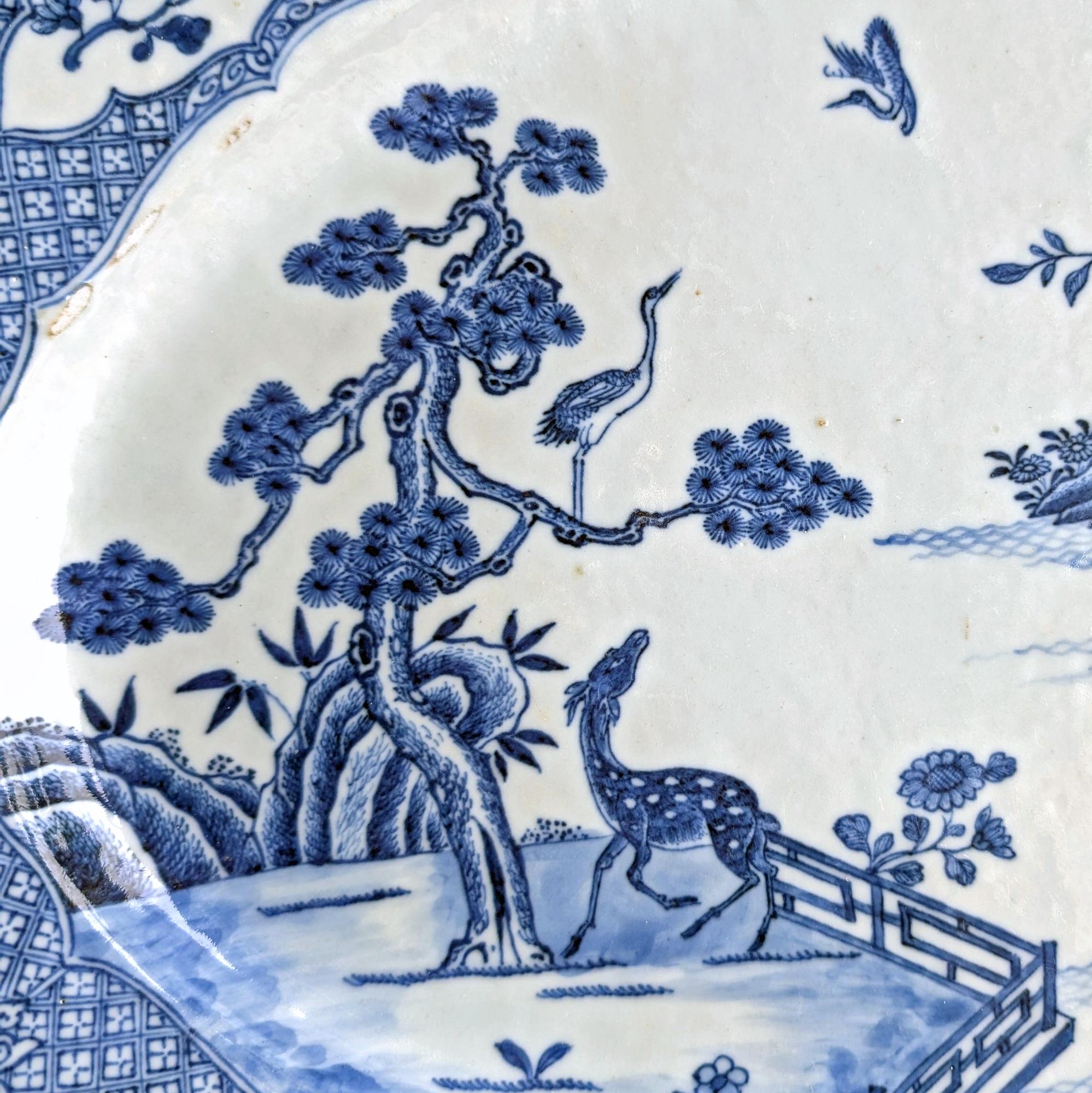 Chinois Plat en forme de buffle et de cerf en porcelaine bleue et blanche exporté de Chine en vente