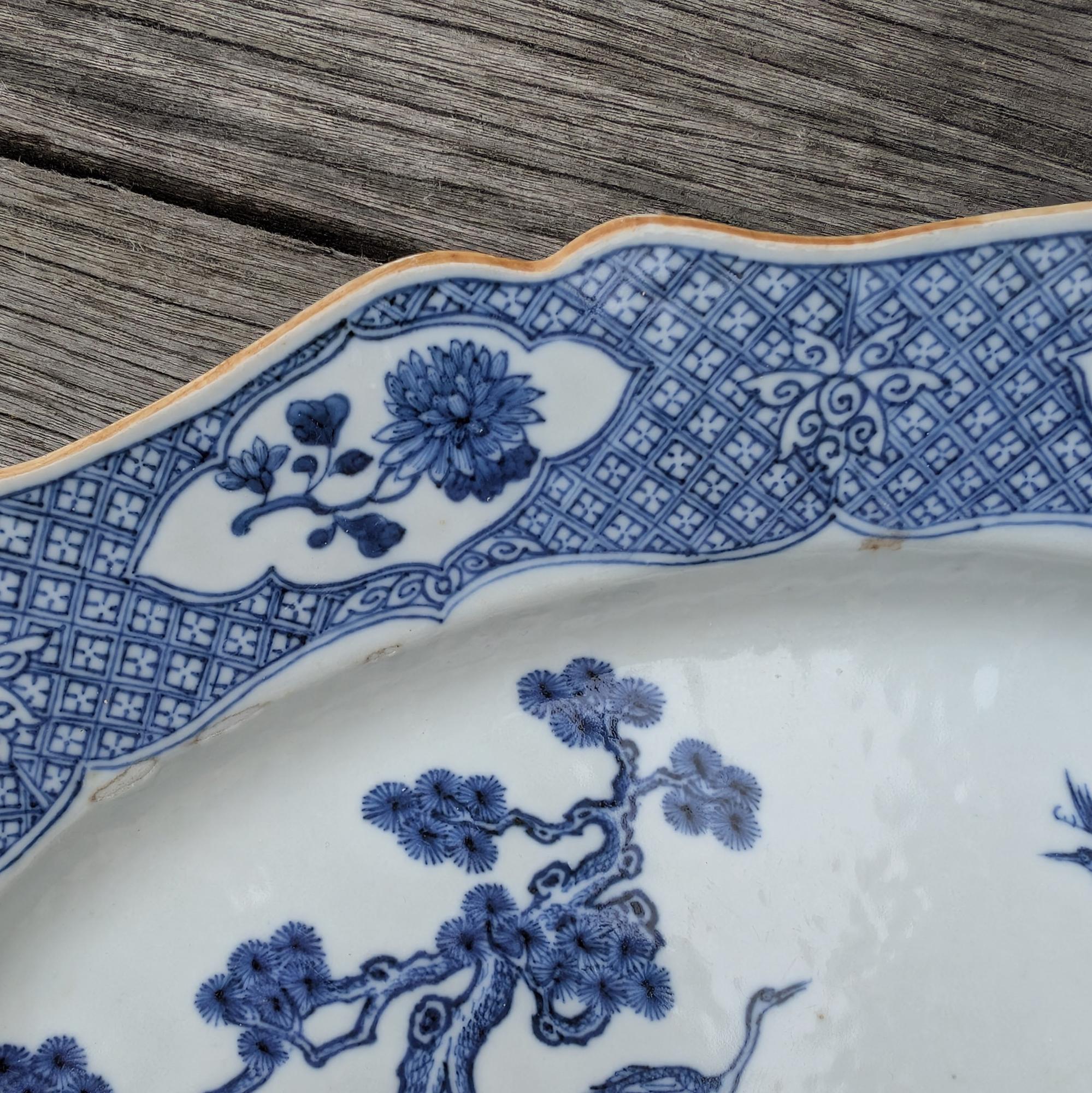 Plat en forme de buffle et de cerf en porcelaine bleue et blanche exporté de Chine en vente 1