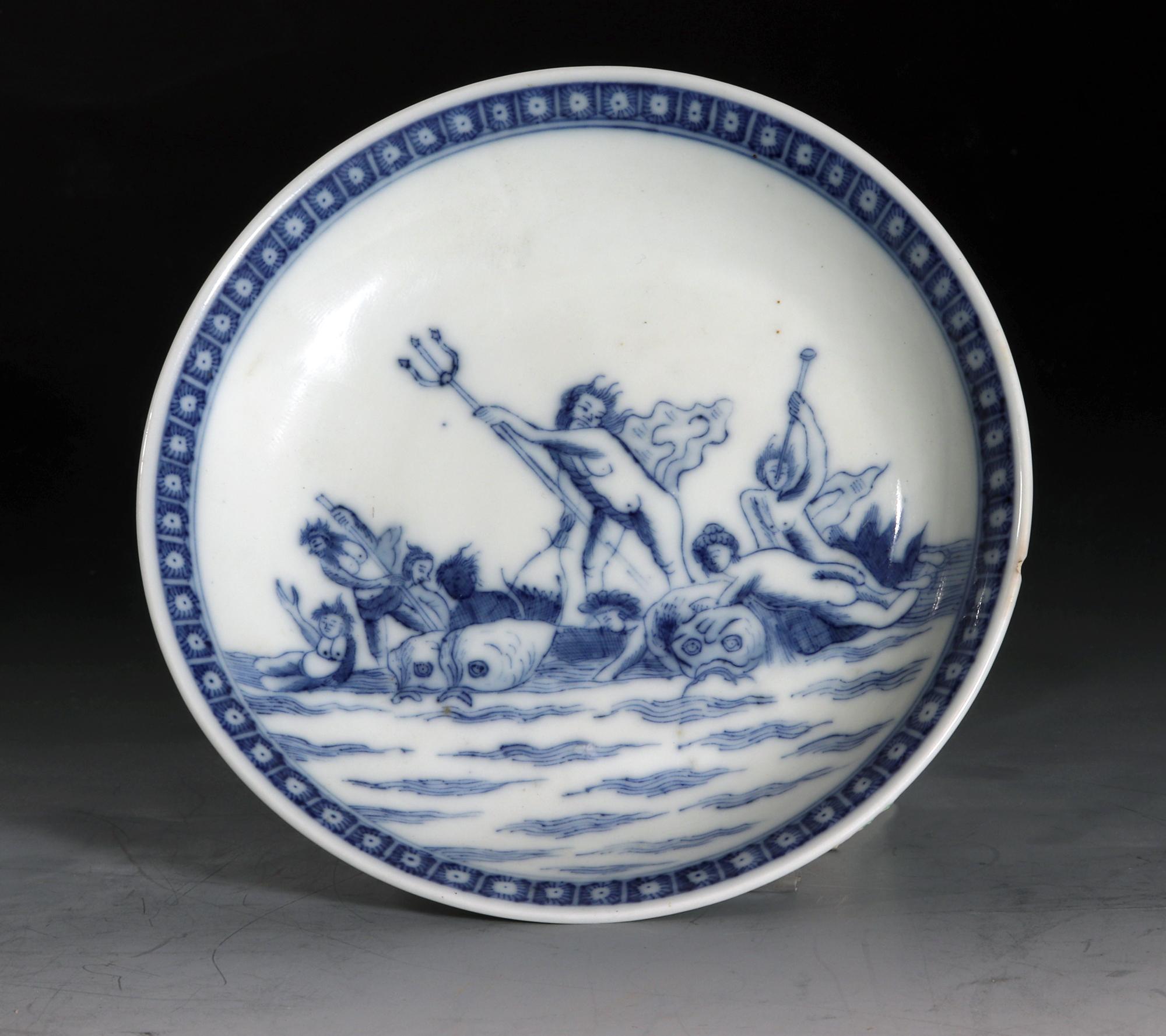 Chinesische Export-Teeschale und Untertasse in Blau und Weiß, Neptun, der Gott des Meeres (Chinesischer Export) im Angebot