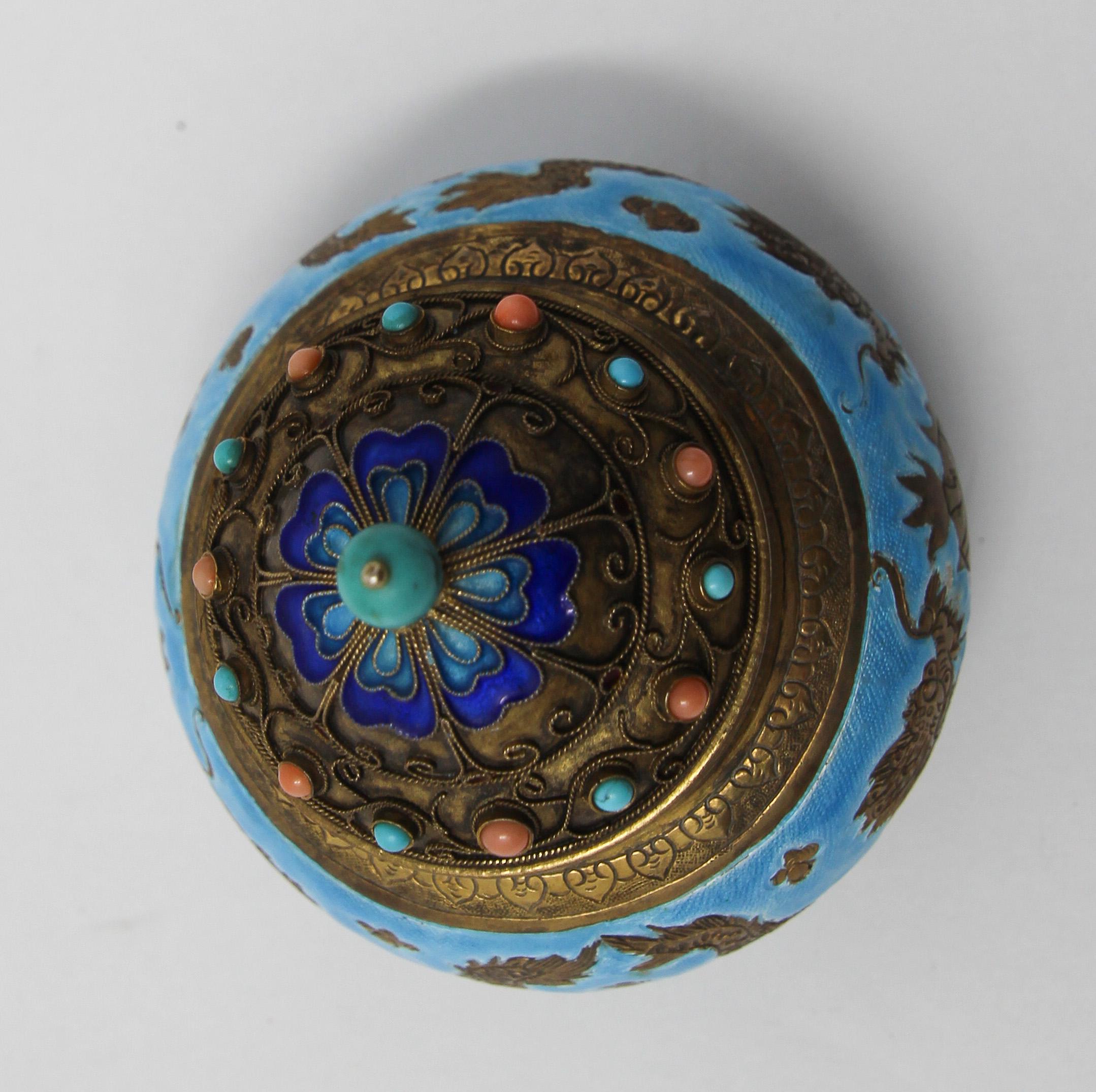 Chinese Export Brass Snuff Box with Turquoise Enamel Dragons and Beads Inlaid 2