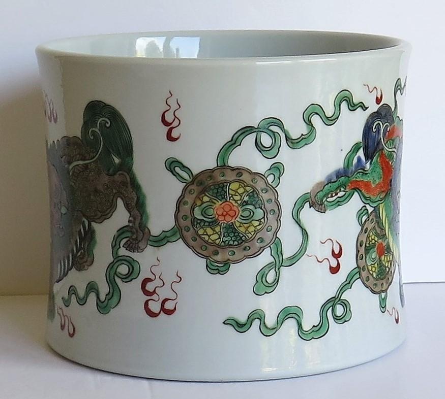 Chinese Export Brush Pot or Bitong Porcelain, Hand Painted with Three Lion Dogs 4
