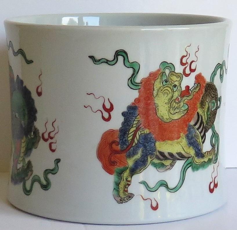 Chinese Export Brush Pot or Bitong Porcelain, Hand Painted with Three Lion Dogs 5
