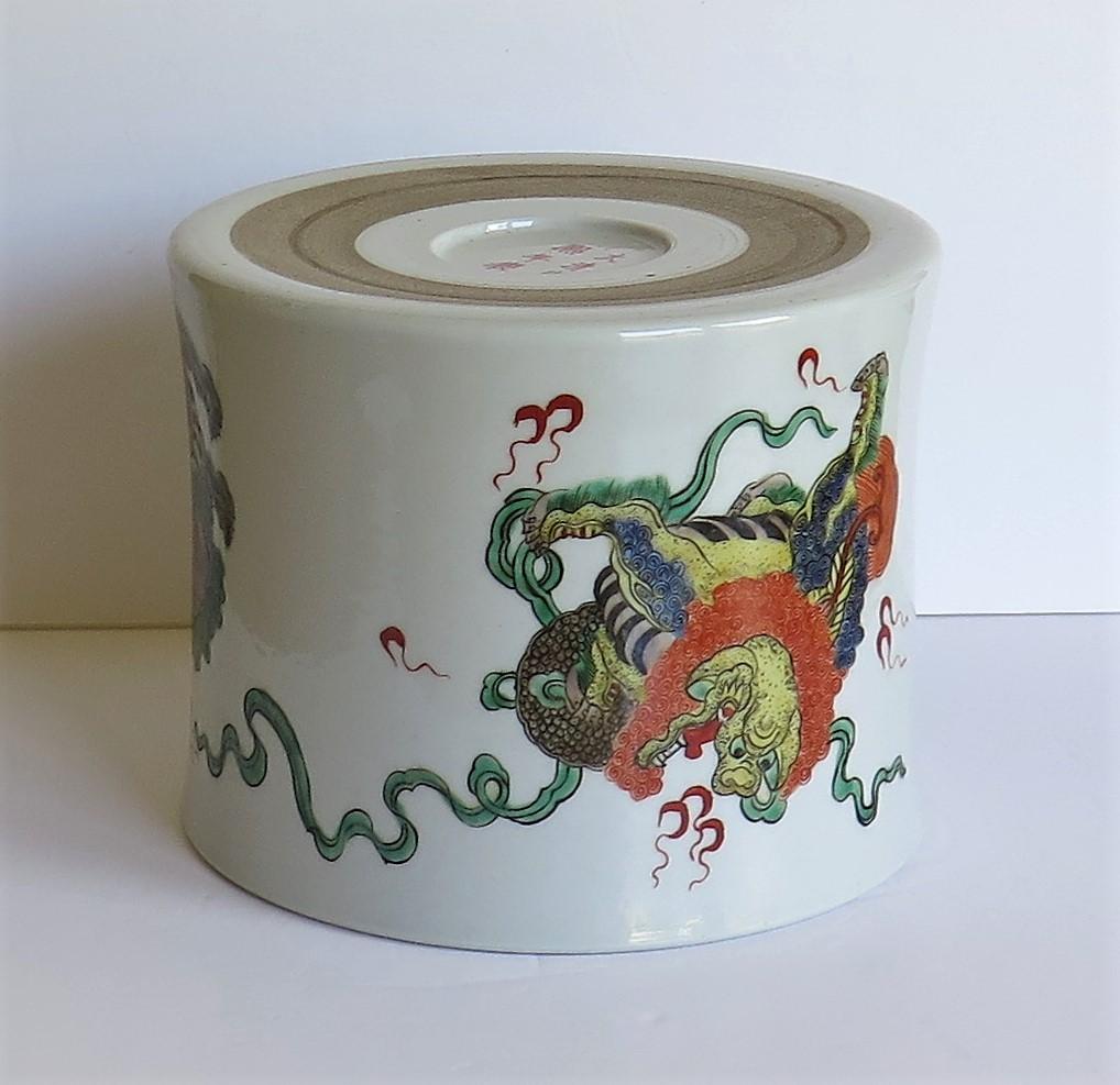 Chinese Export Brush Pot or Bitong Porcelain, Hand Painted with Three Lion Dogs 10