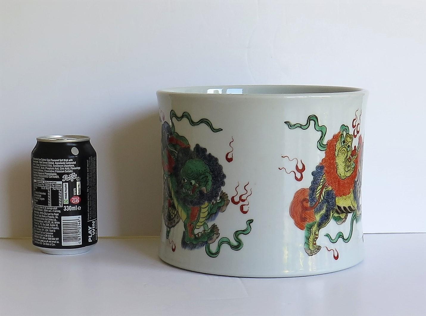 Chinese Export Brush Pot or Bitong Porcelain, Hand Painted with Three Lion Dogs 12
