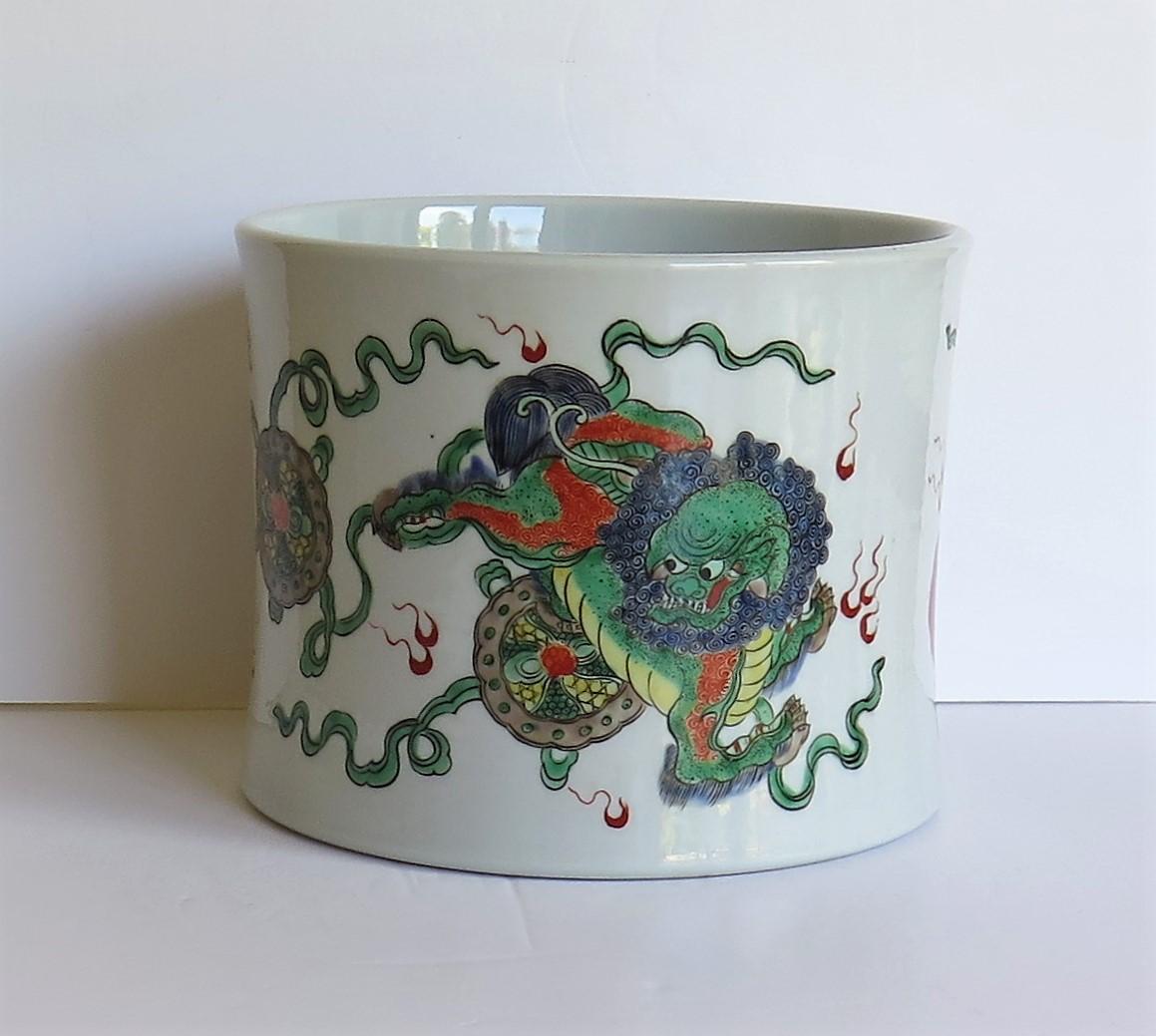 Hand-Painted Chinese Export Brush Pot or Bitong Porcelain, Hand Painted with Three Lion Dogs