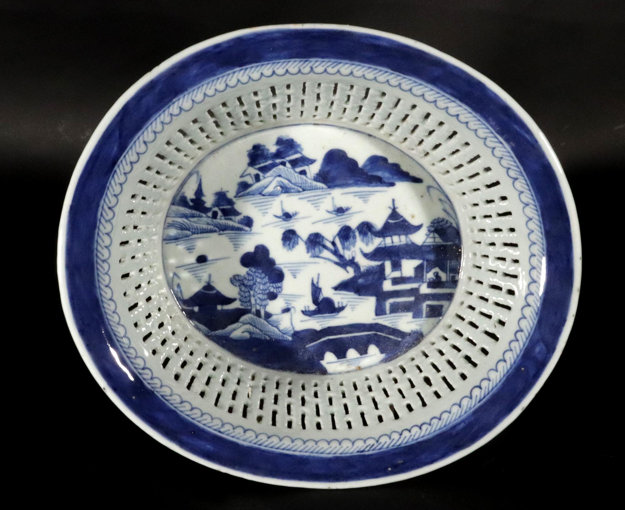 Chinese Export Canton Blue & White Chestnut Basket & Stand For Sale 2
