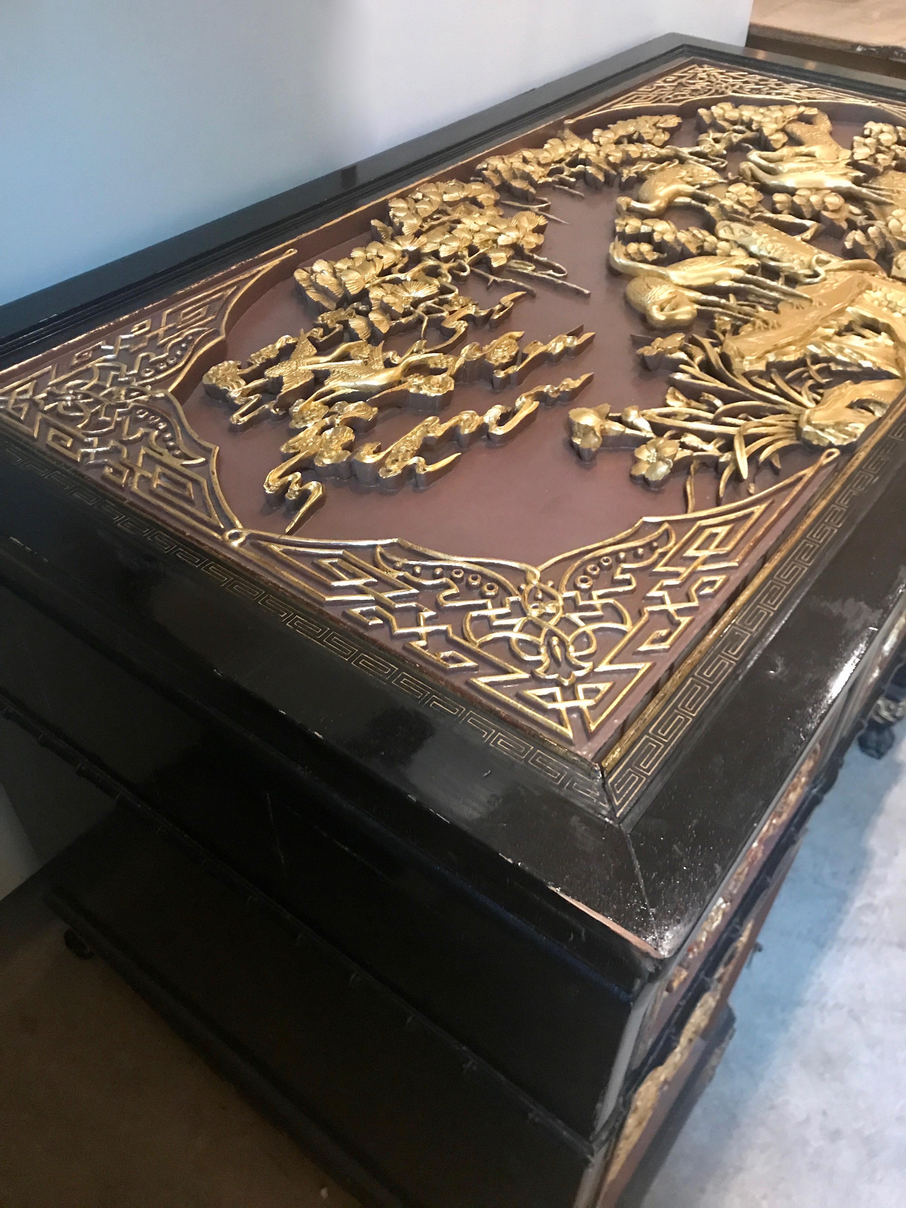 Antique Chinese Export Carved and Gilded Black Lacquered Desk and Chair For Sale 4