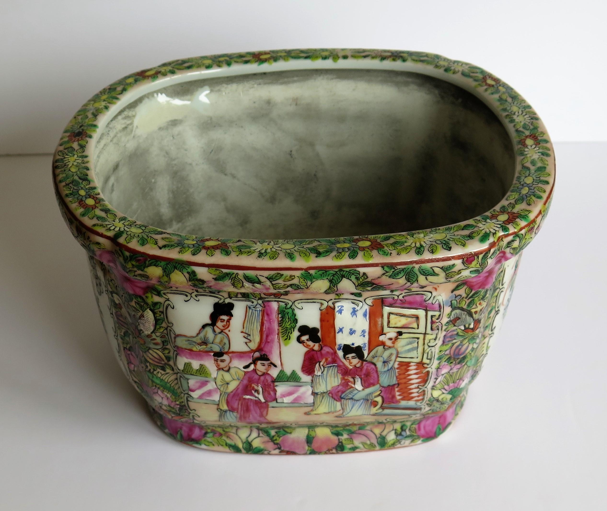 Chinese Export Ceramic Jardinière or Planter Rose Medallion, Circa 1900 3