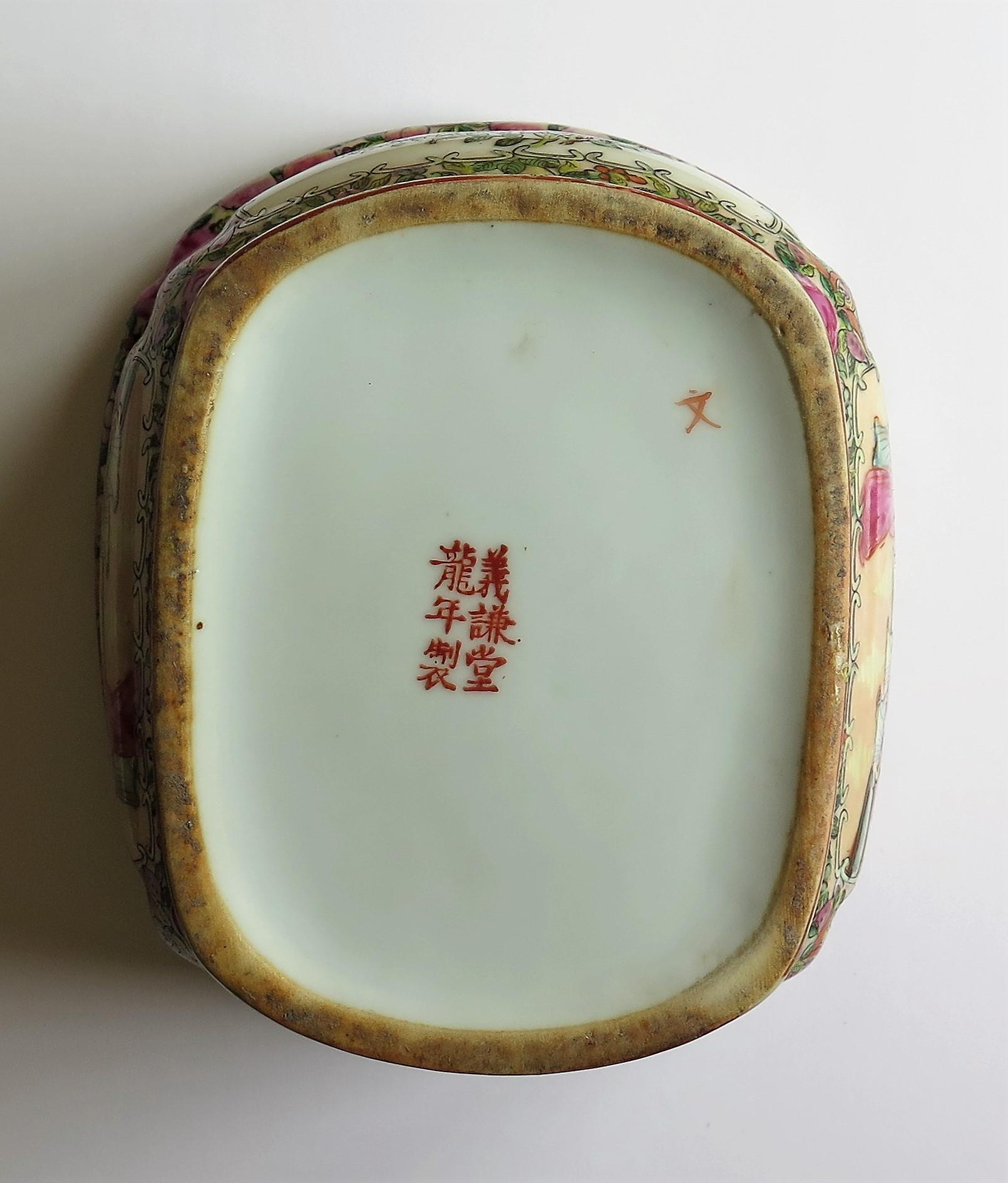 Chinese Export Ceramic Jardinière or Planter Rose Medallion, Circa 1900 10