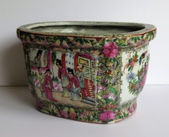 Chinese Export Ceramic Jardinière or Planter Rose Medallion, Circa 1900