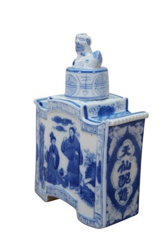 Chinese Export Chinoiserie Blue & White Foo Dog Tea Caddy 9"