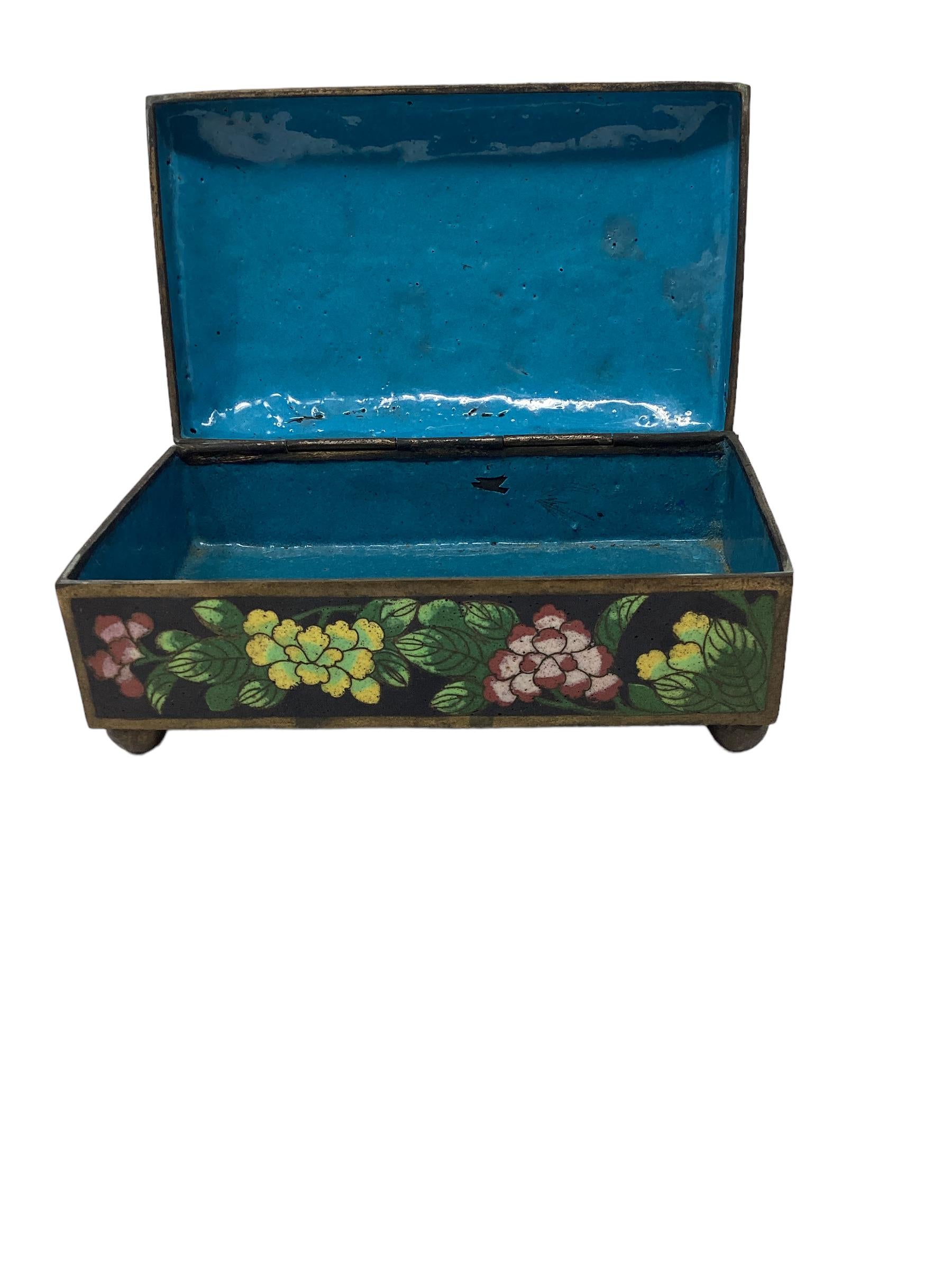 Cloissoné Chinese Export Cloisonné Box For Sale