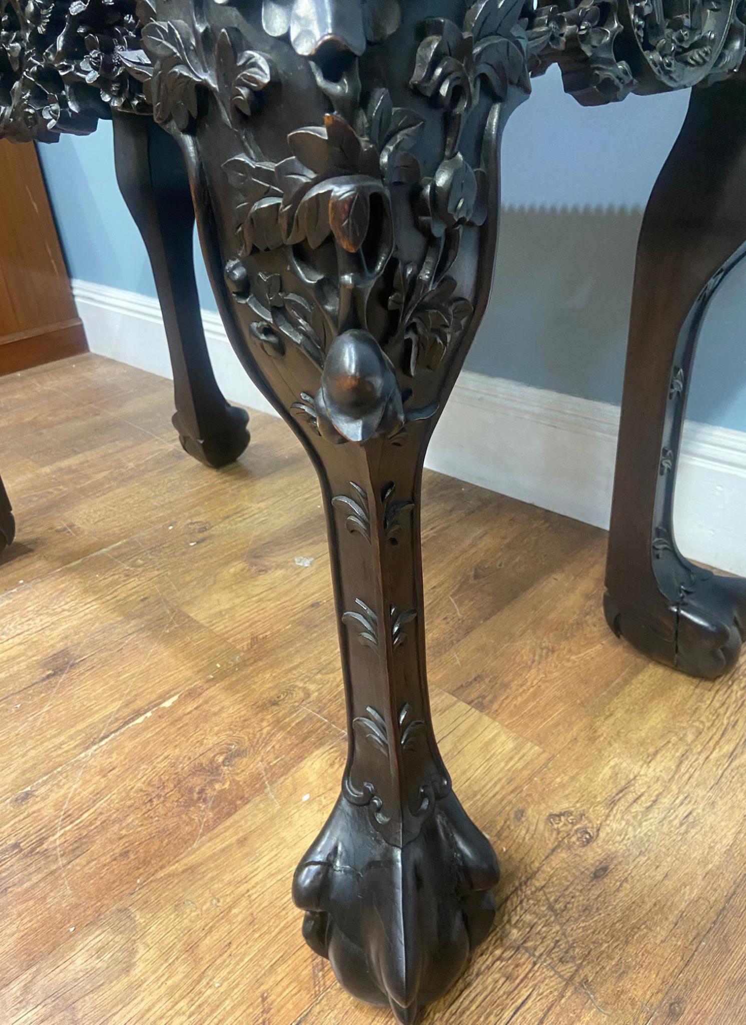 Mesa consola china de exportación de madera dura tallada antigua 1840 en Bueno estado para la venta en Potters Bar, GB