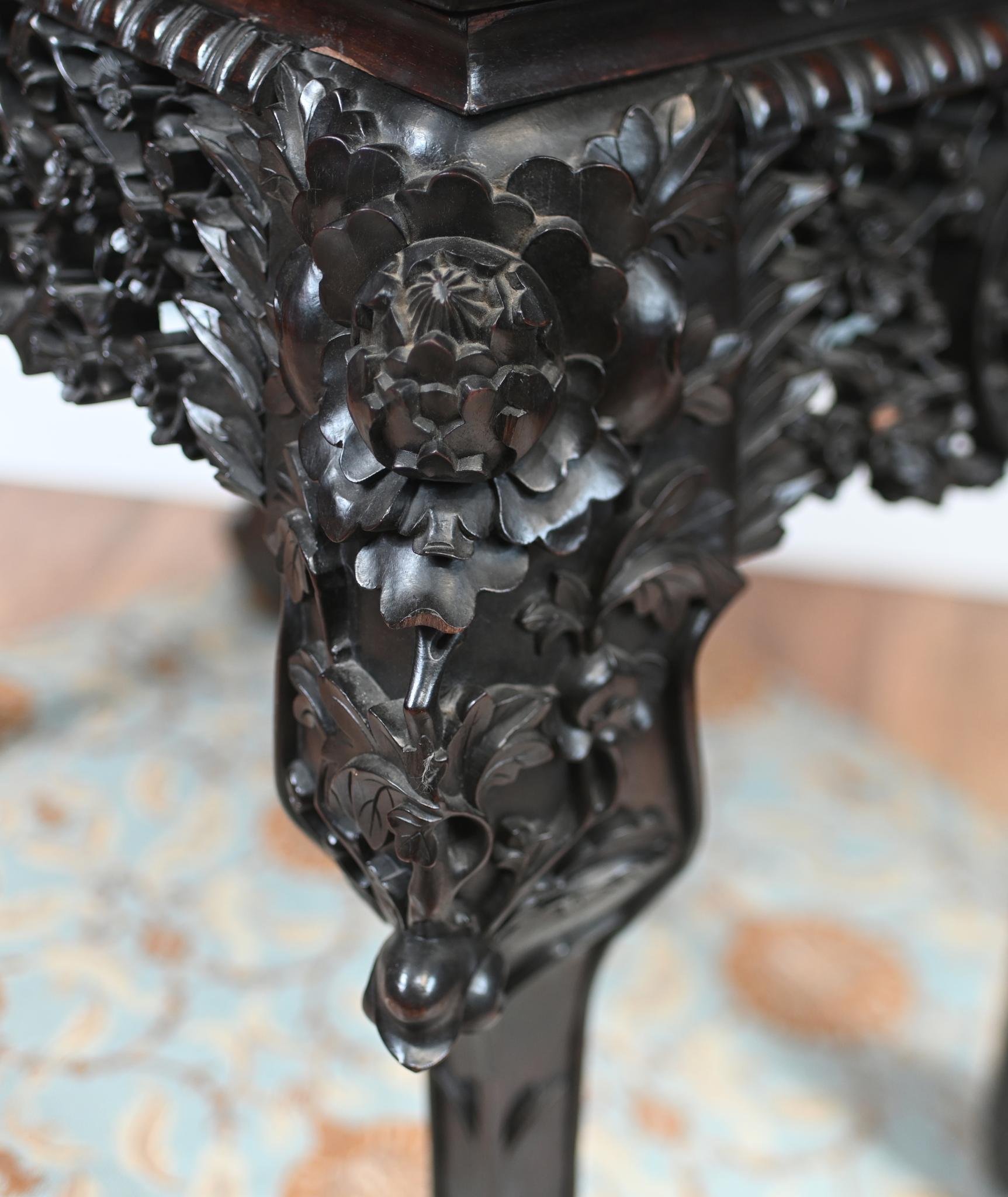 Table console d'exportation chinoise sculptée en bois dur ancien 1840 Bon état - En vente à Potters Bar, GB