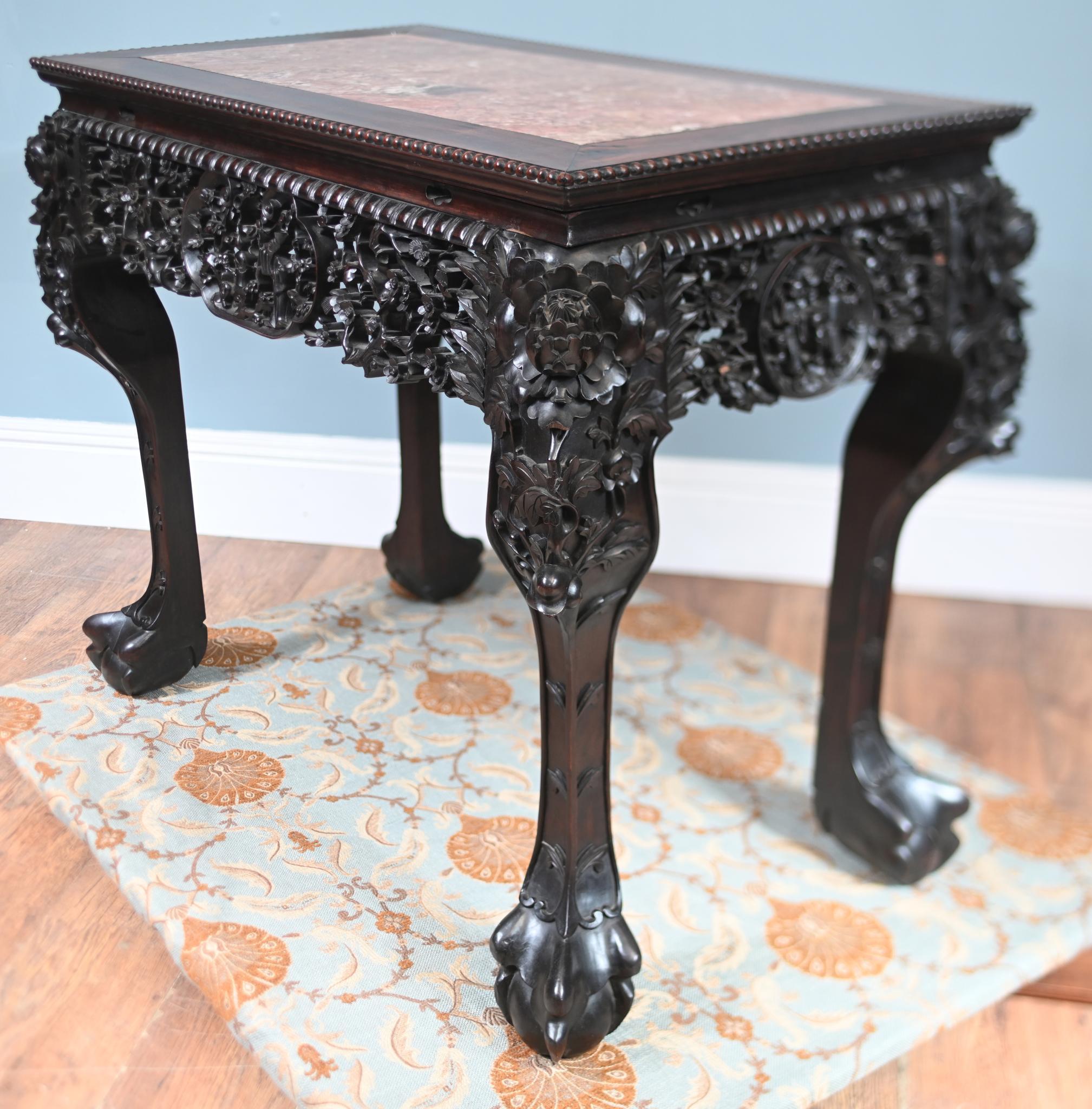 Table console d'exportation chinoise sculptée en bois dur ancien 1840 en vente 3