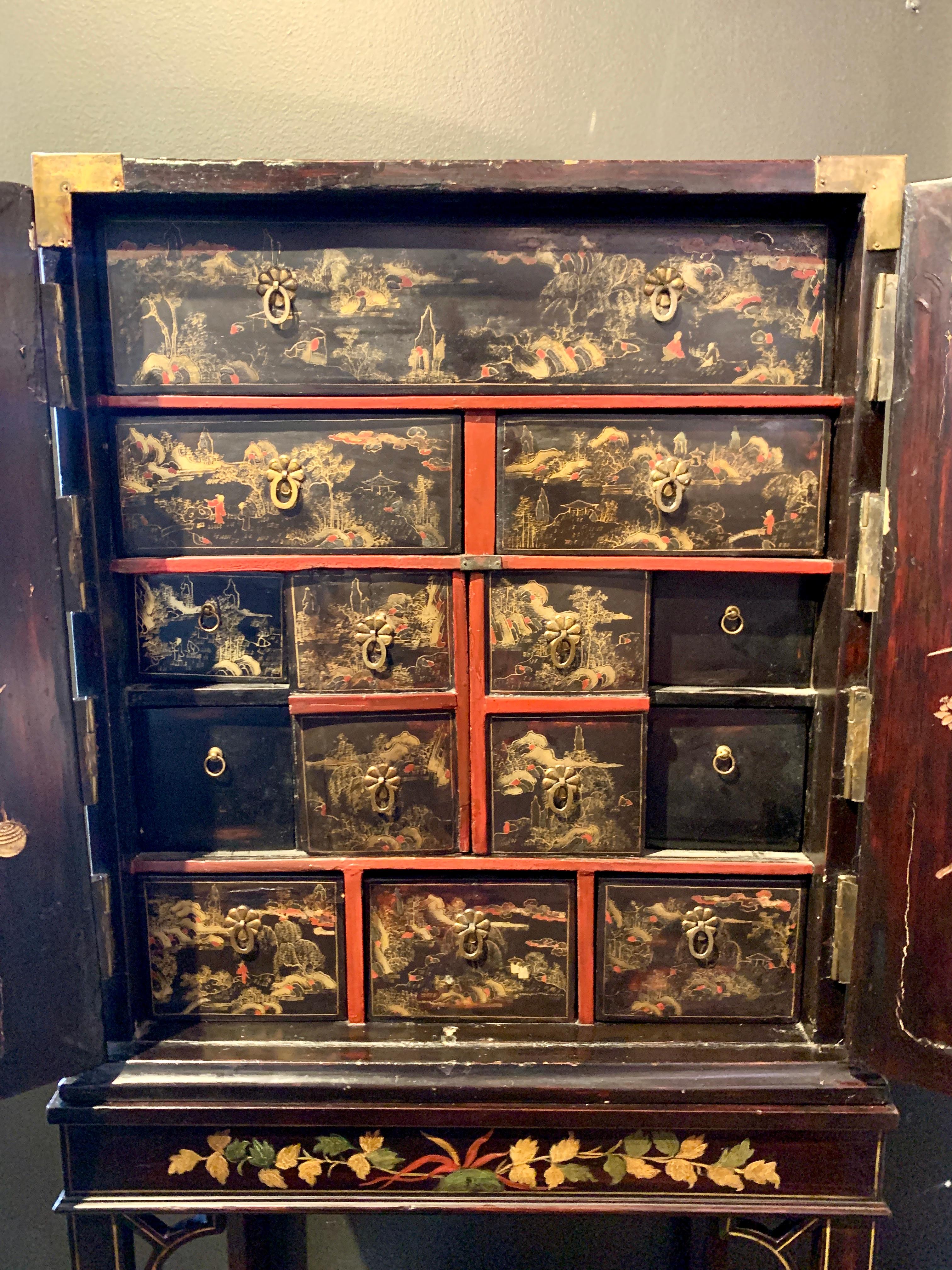 Cabinet d'exportation chinois en laque de Coromandel sur Stand, milieu du 19ème siècle, Chine en vente 3