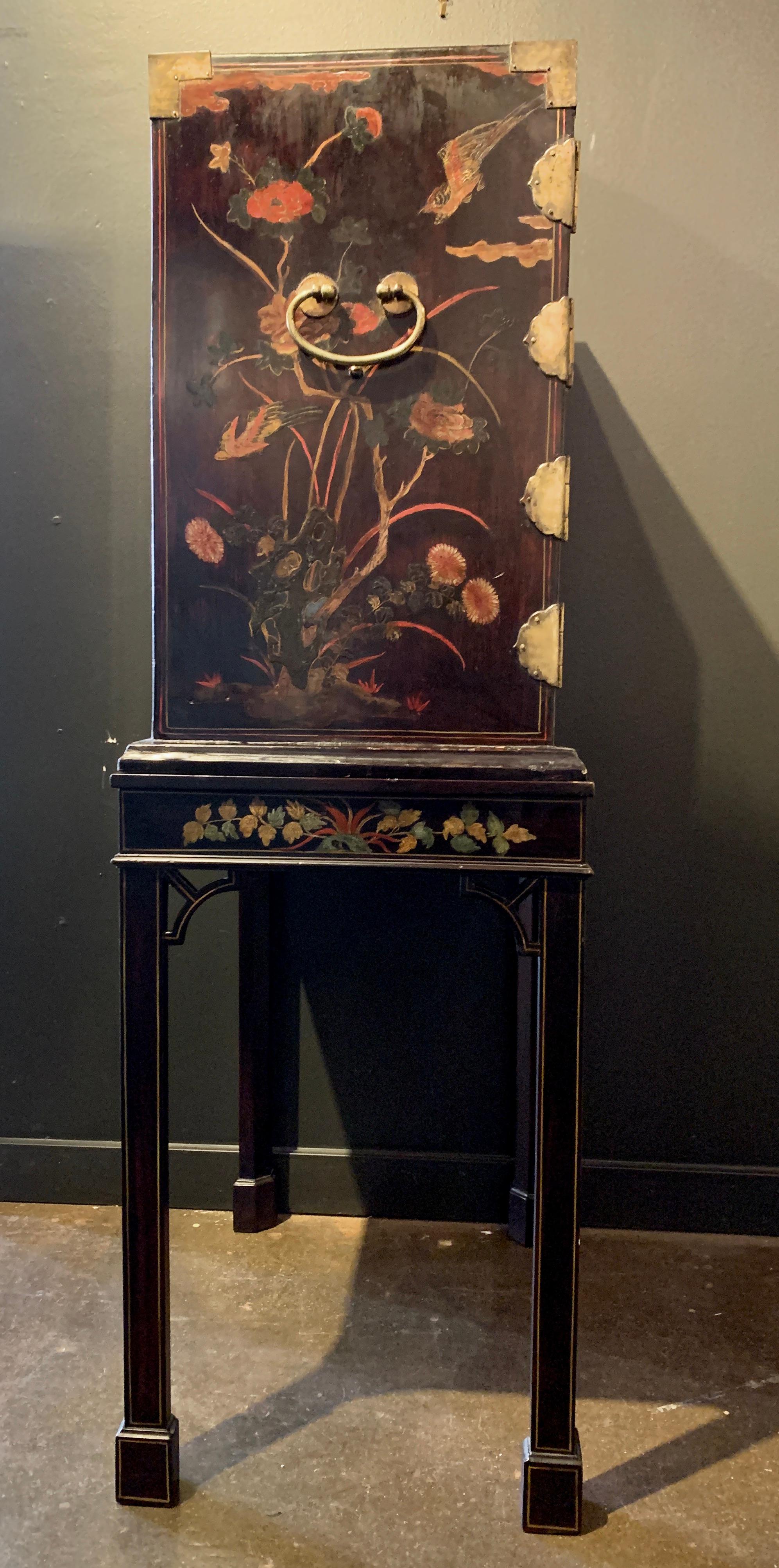 Chinese Export Coromandel Lacquer Cabinet on Stand, Mid-19th Century, China In Fair Condition For Sale In Austin, TX