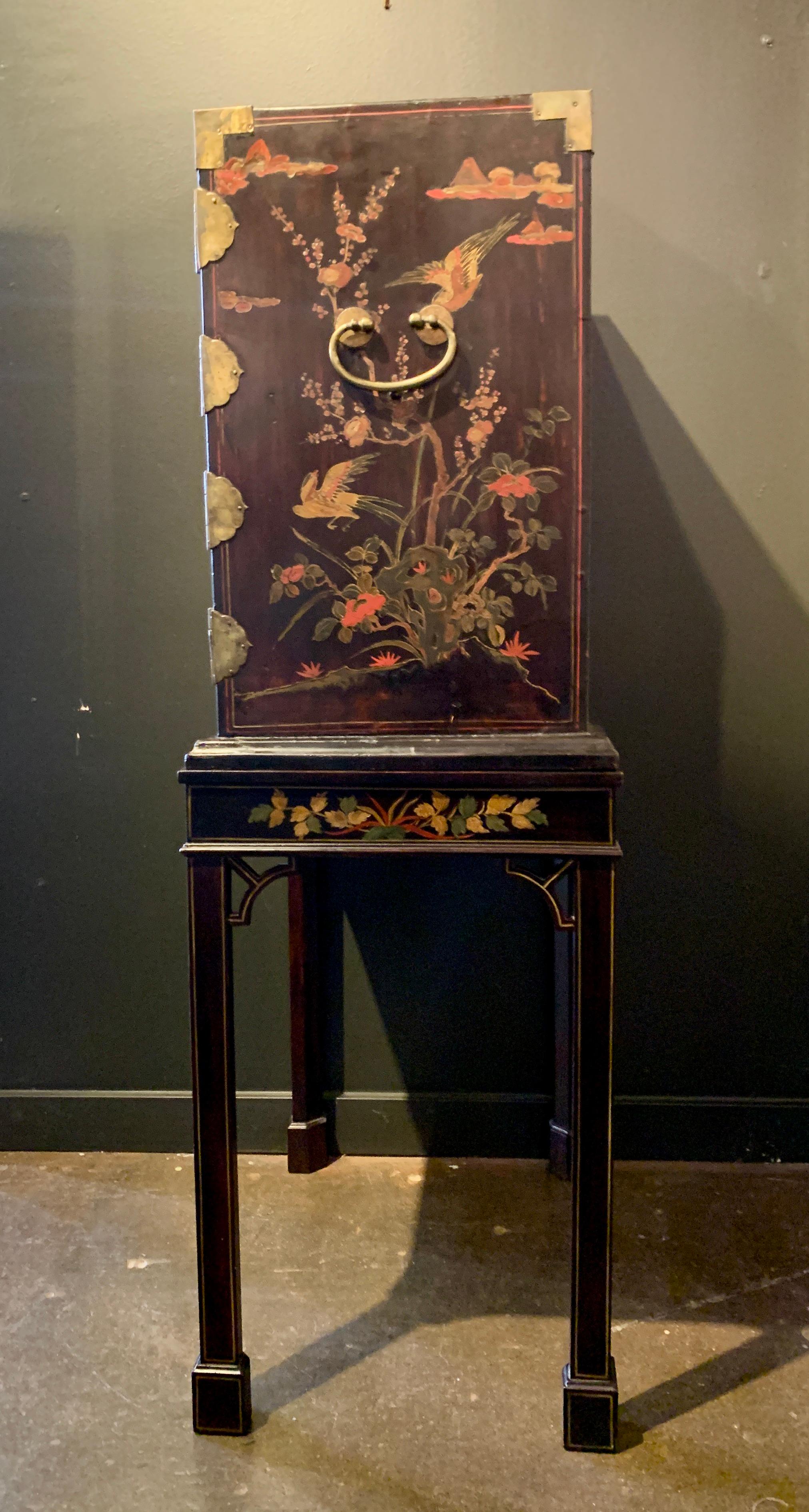 Chinese Export Coromandel Lacquer Cabinet on Stand, Mid-19th Century, China For Sale 1