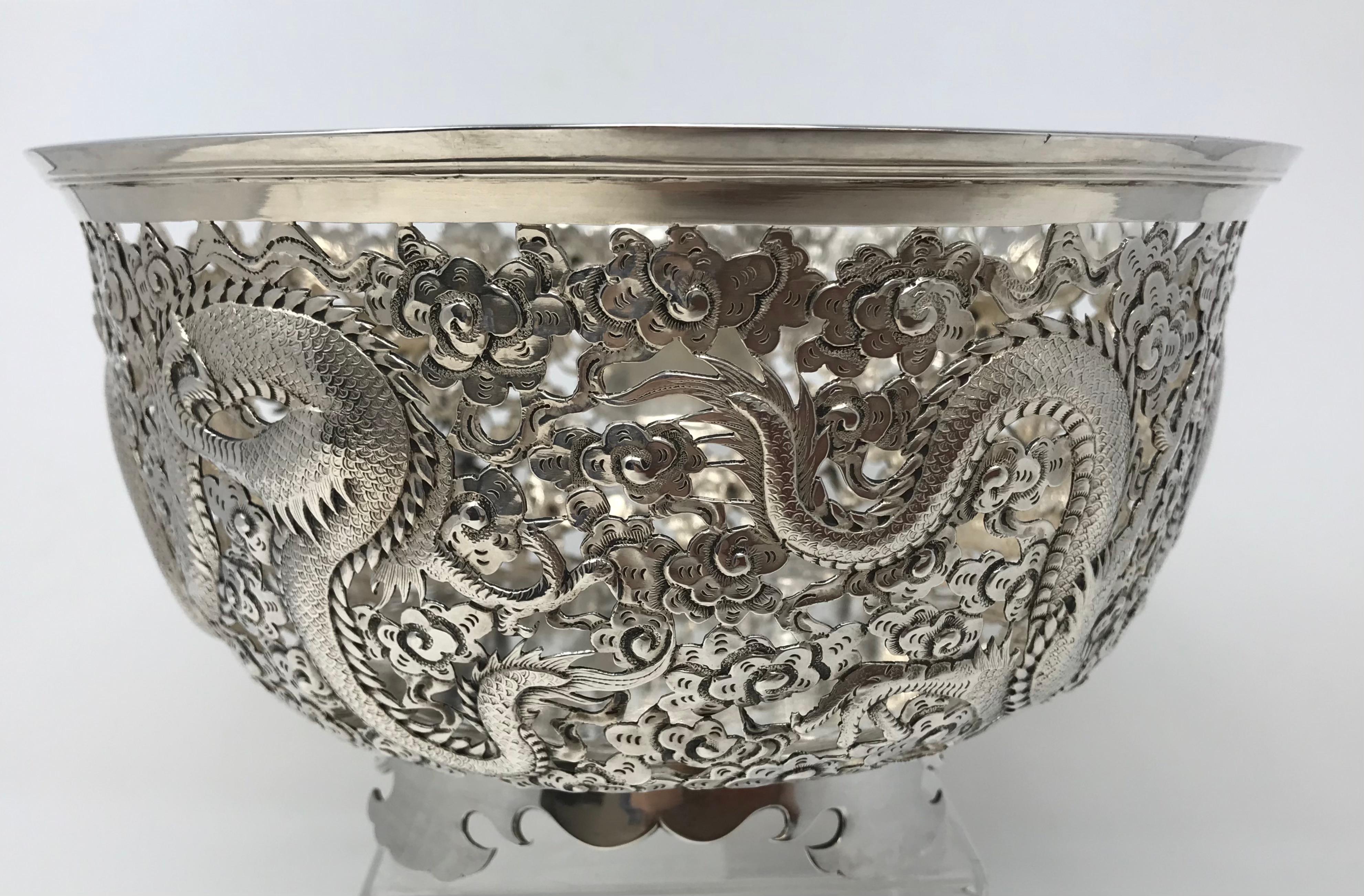 Chinesische Export-D Drachenschale von Wang Hing im Angebot 3