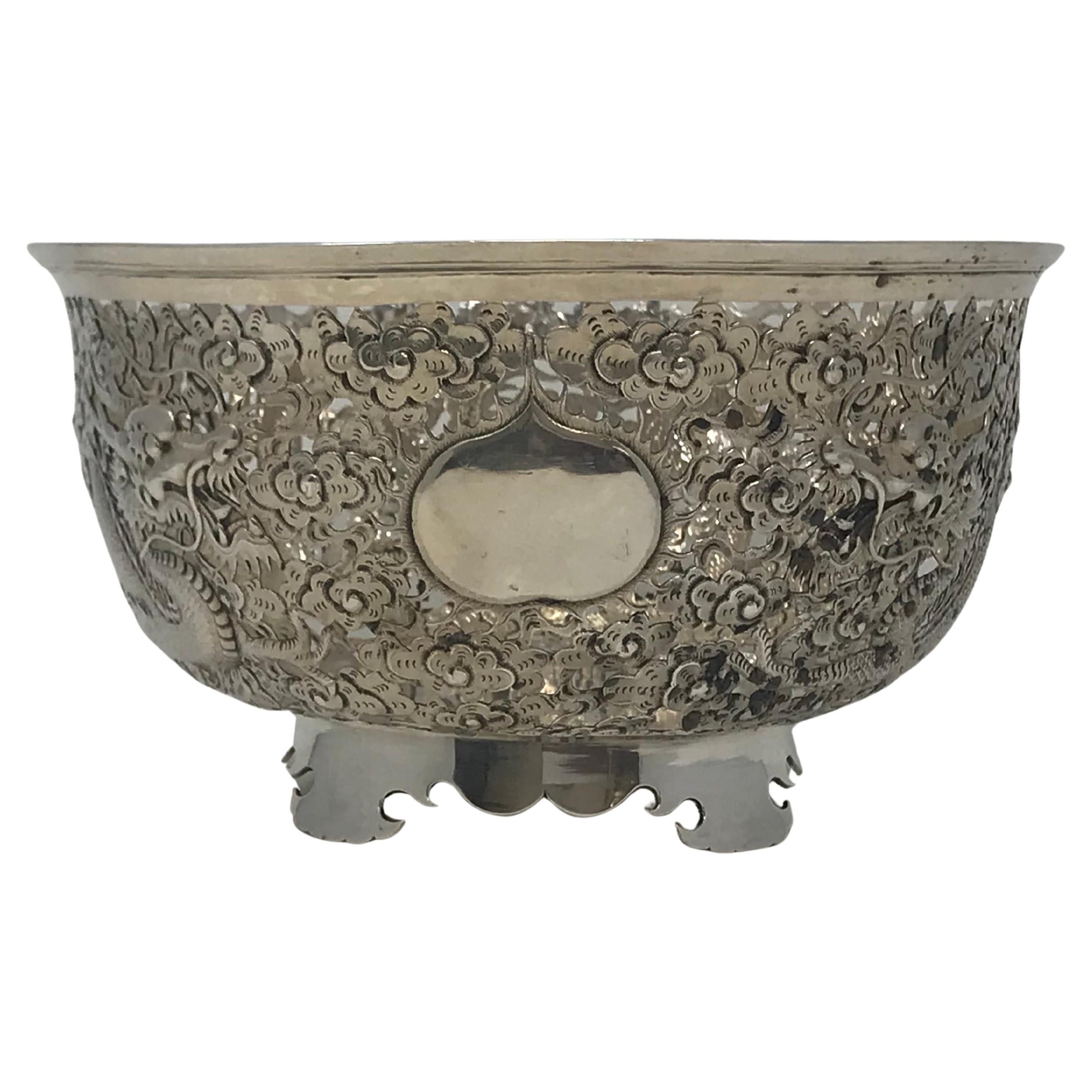 Chinesische Export-D Drachenschale von Wang Hing