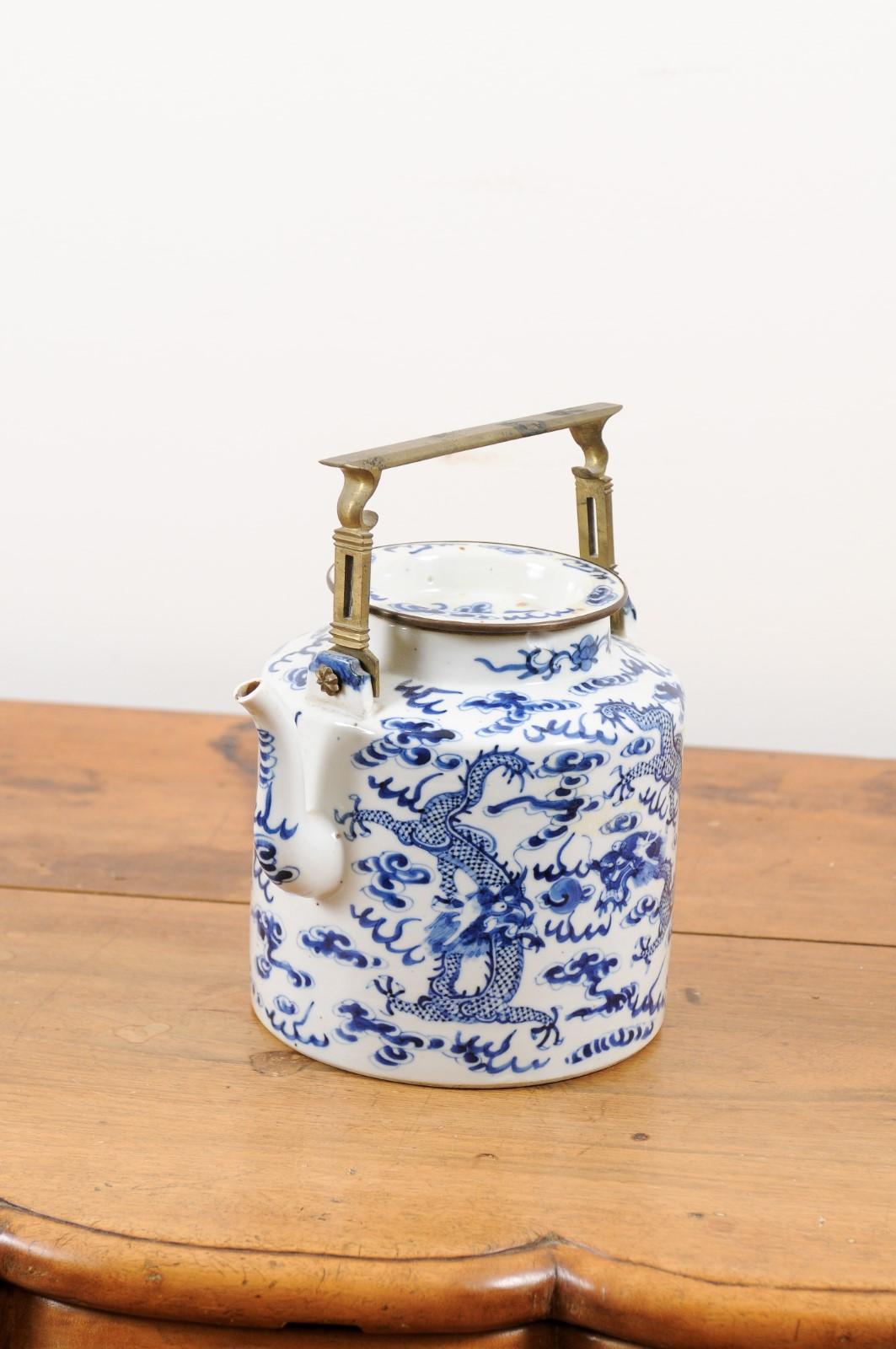 Chinese Export Early 20th Century Blue and White Porcelain Teapot with Dragons 7