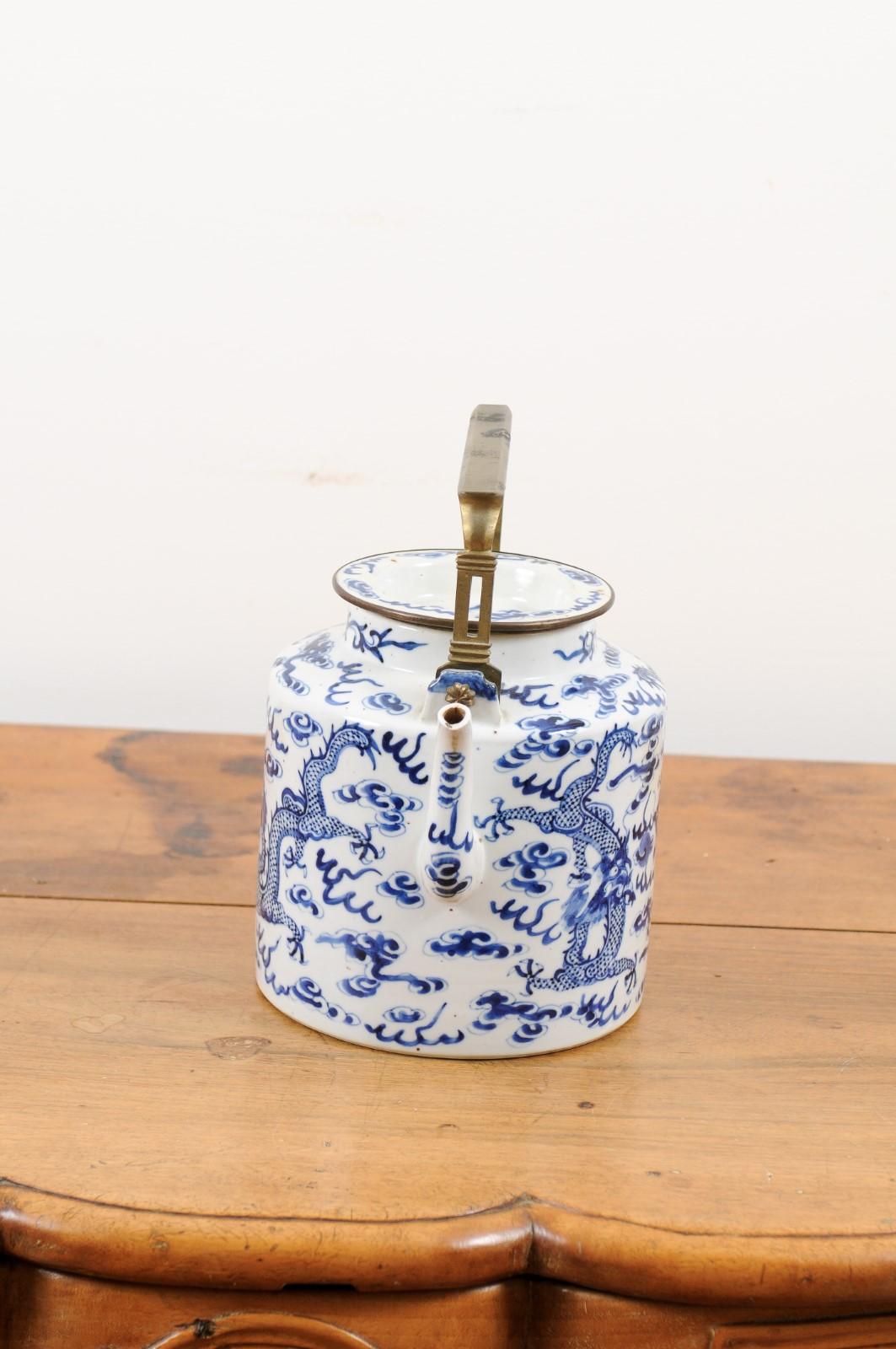 Chinese Export Early 20th Century Blue and White Porcelain Teapot with Dragons 8