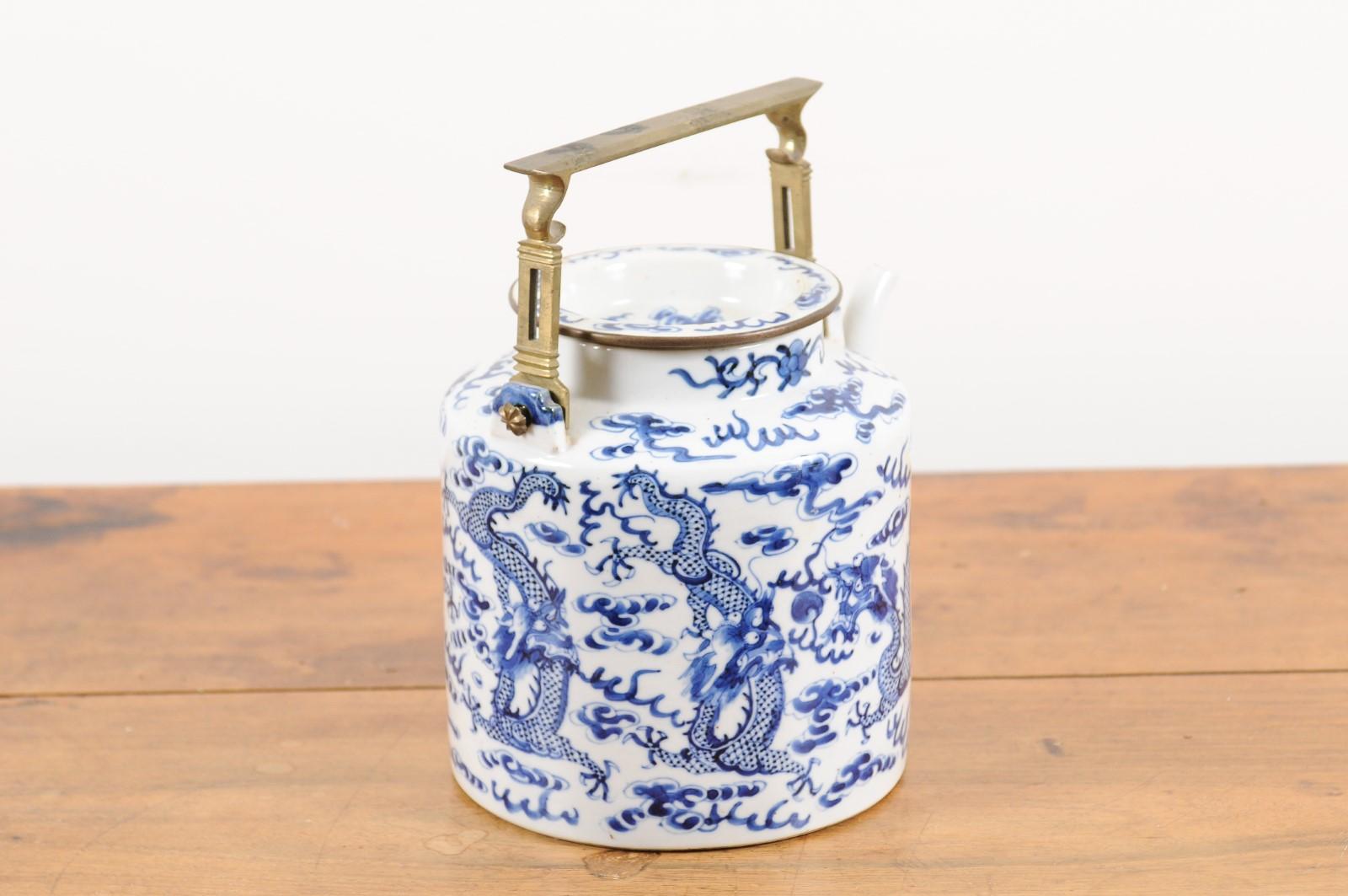 Chinese Export Early 20th Century Blue and White Porcelain Teapot with Dragons 3