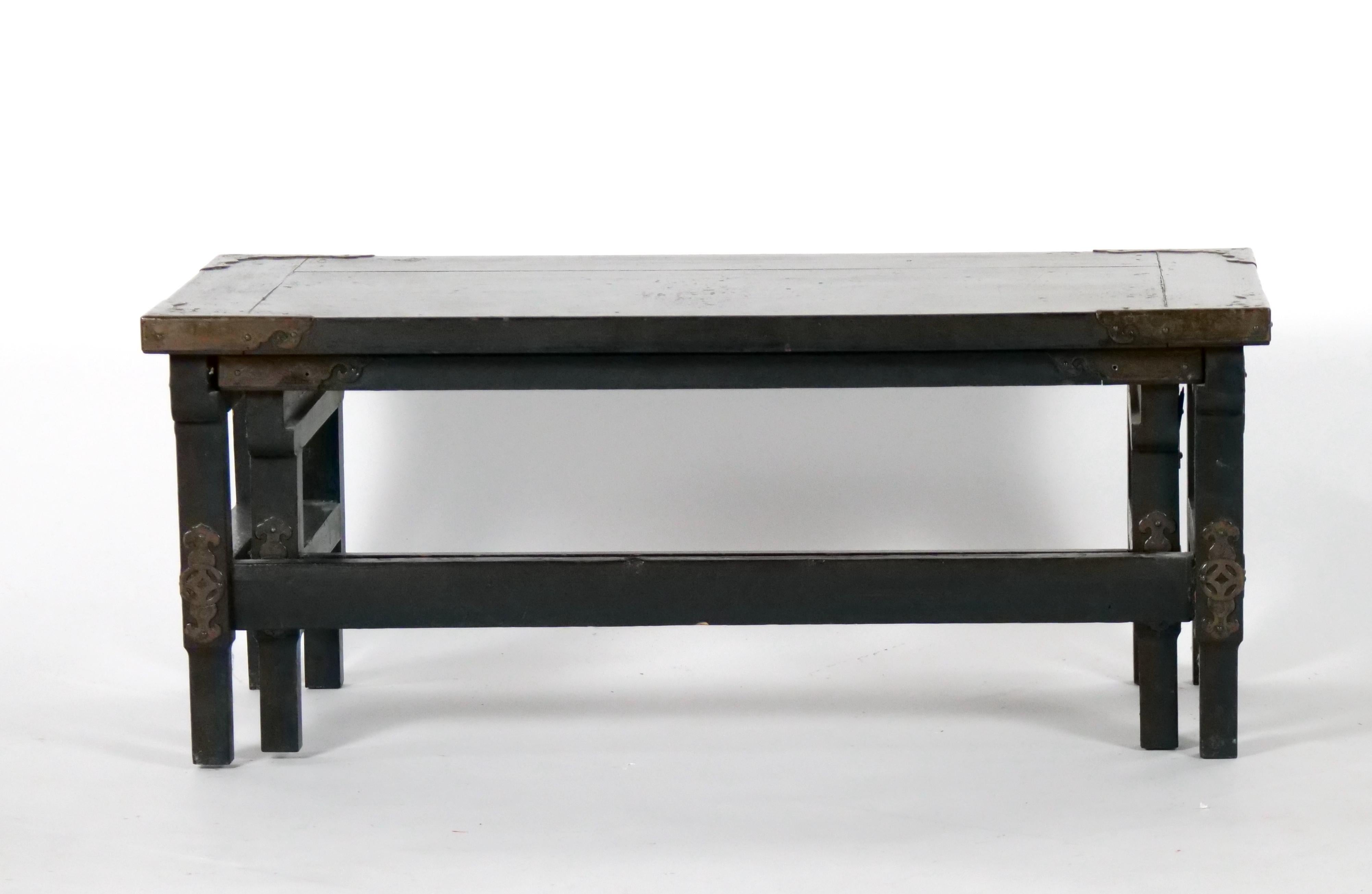 Chinese Export Ebonized low Nesting Tables For Sale 9