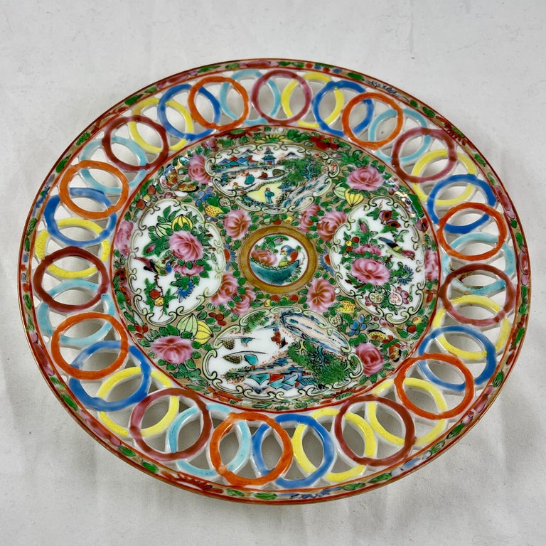 Chinese Export Famille Rose Medallion Reticulated Pierced Circle Rim Plate For Sale 9